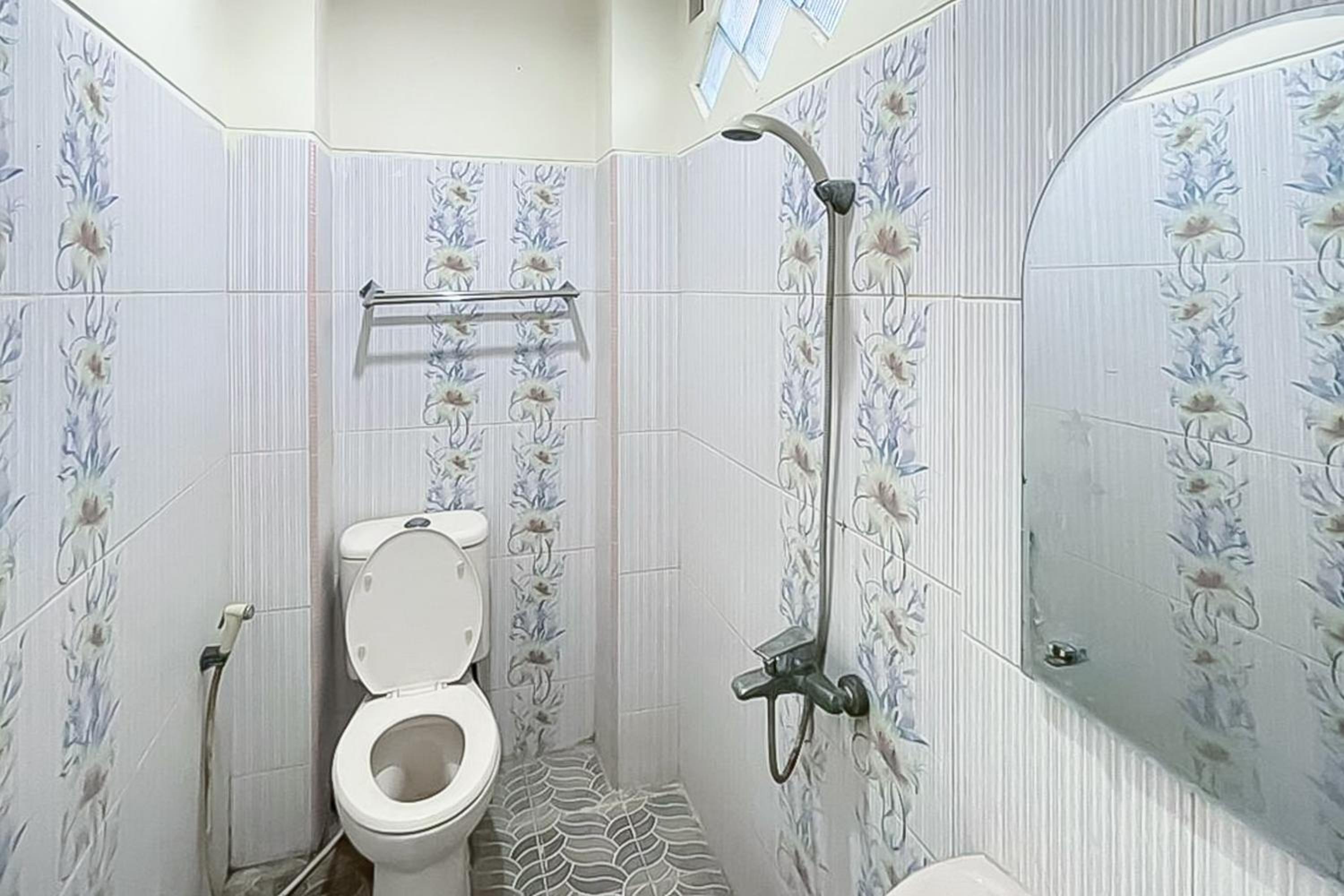 Standard Twin Room - Photo 8