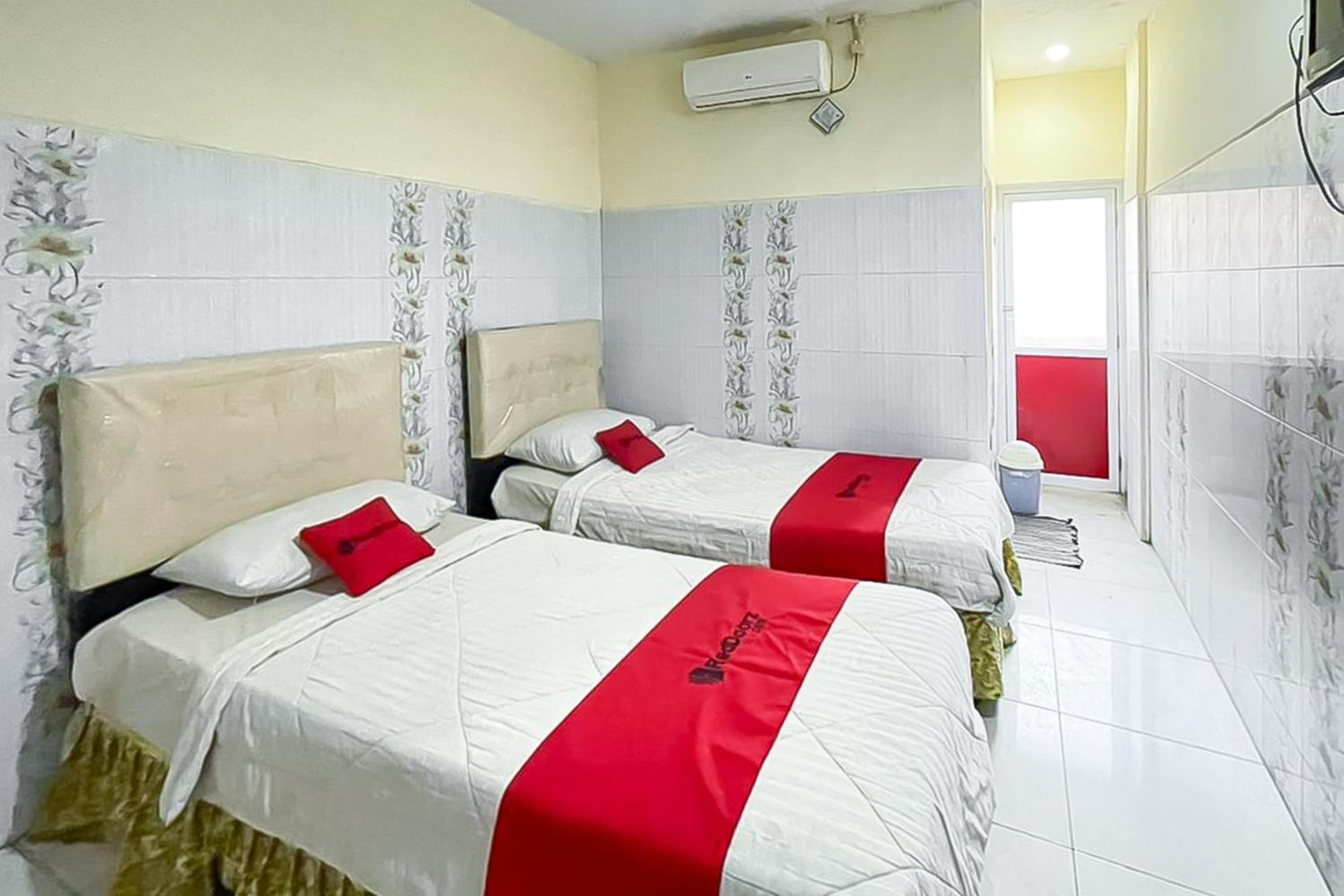 Standard Twin Room - Photo 5