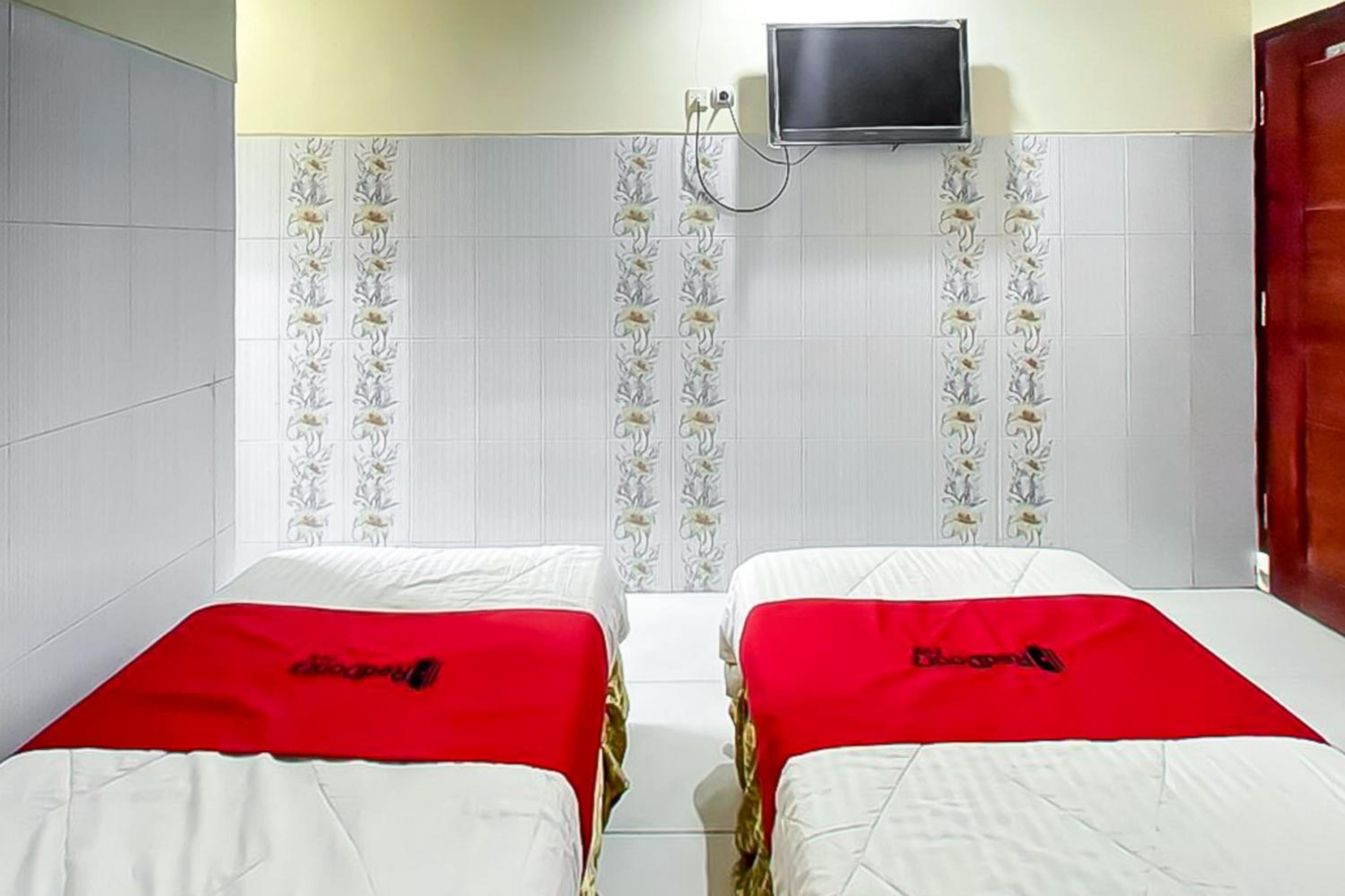Standard Twin Room - Photo 7