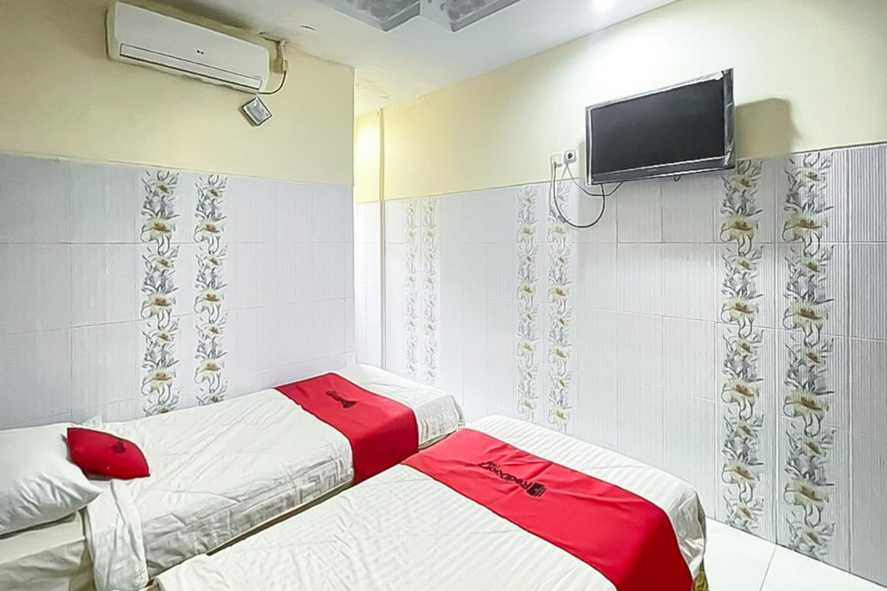 Standard Twin Room - Photo 2