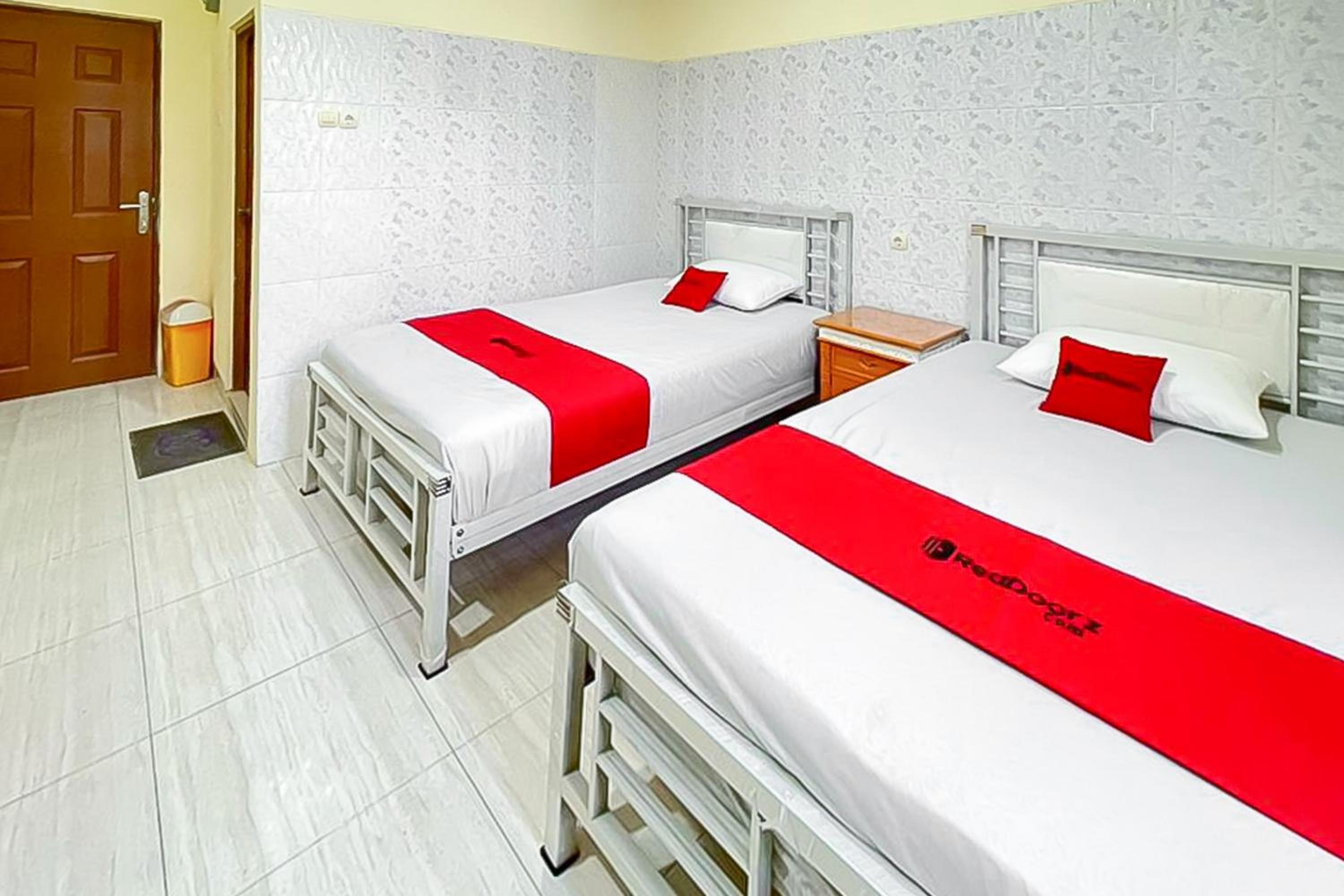 Deluxe Twin Room - Photo 7