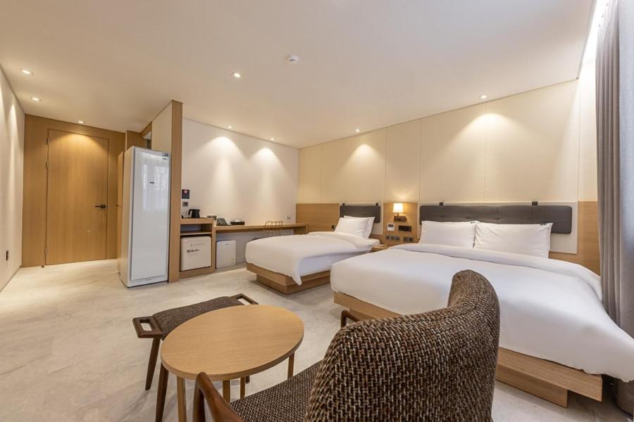 Deluxe Twin Room photo 2
