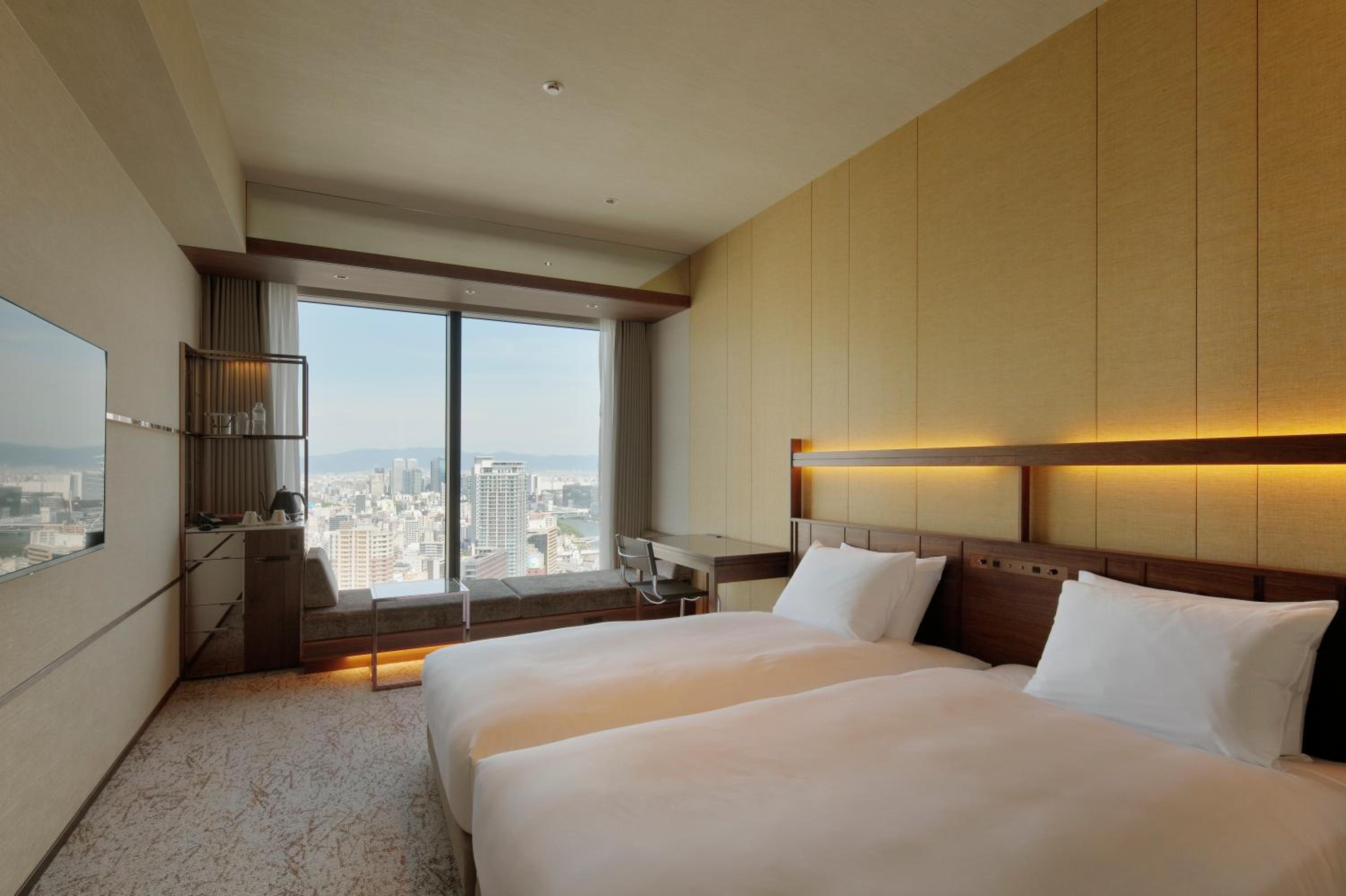 Executive Twin Room with Sofa Bed - Non-Smoking - Photo 1