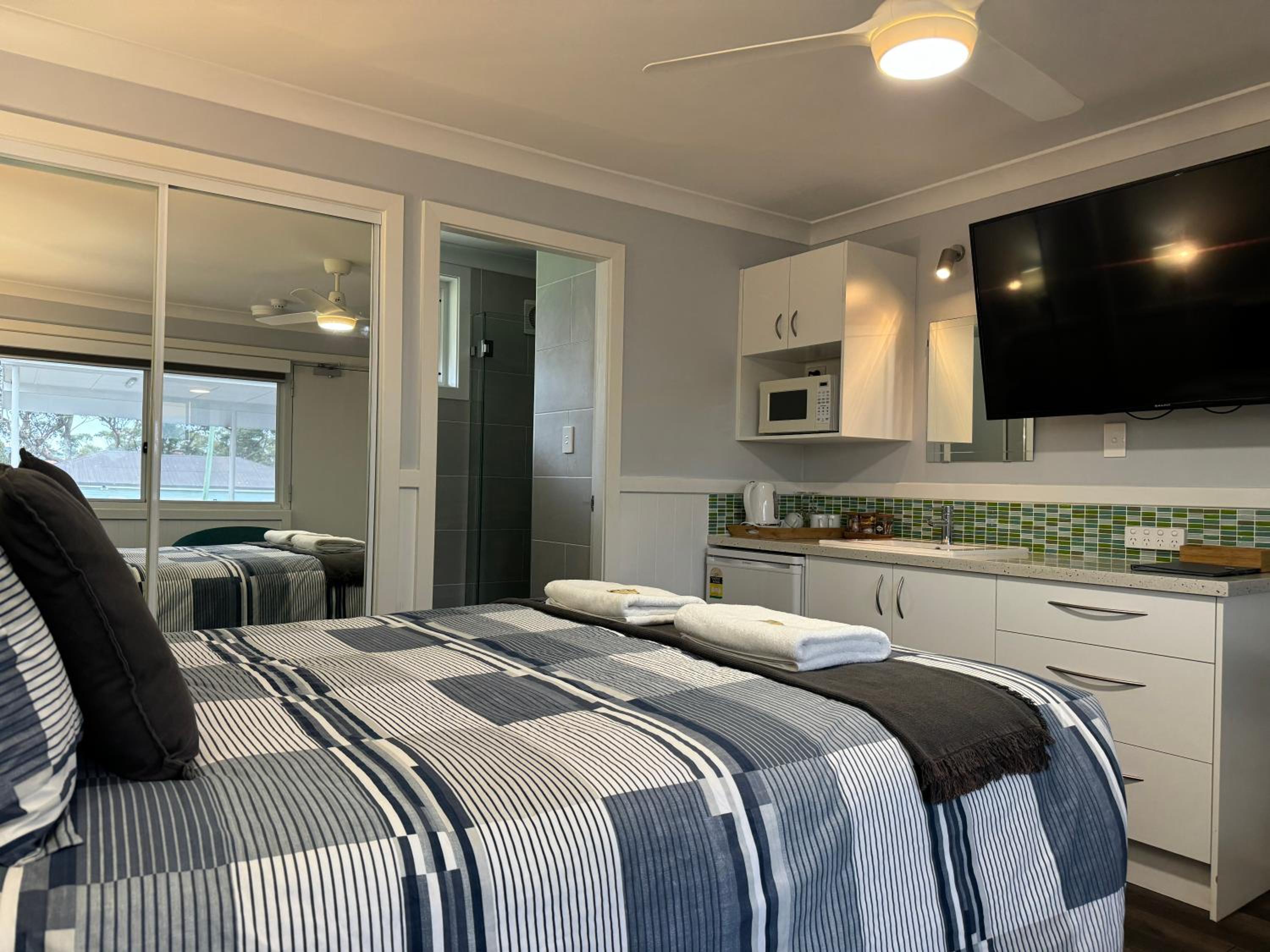 Queen Room - Photo 6