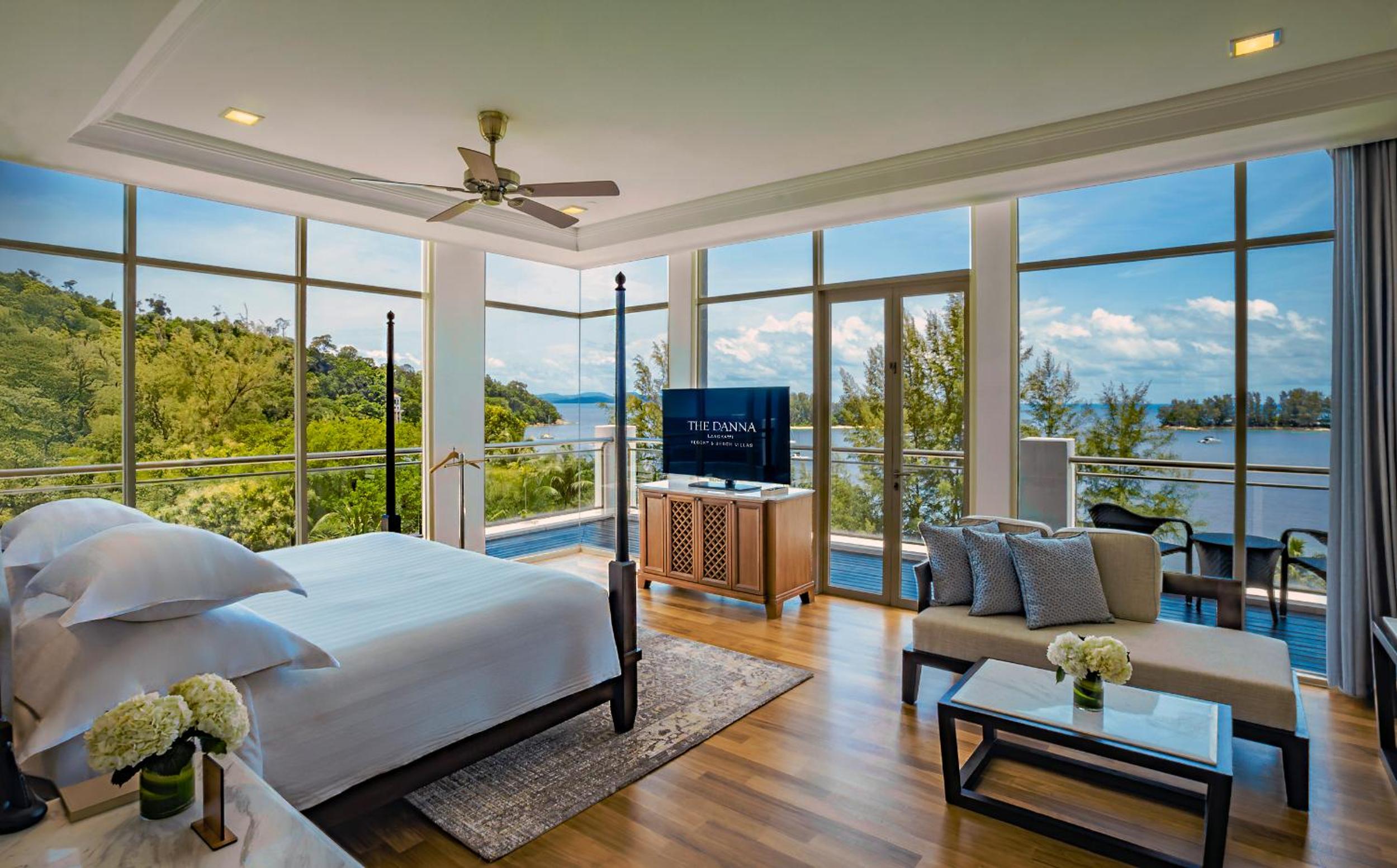 Grand Corner Duchess Sea View