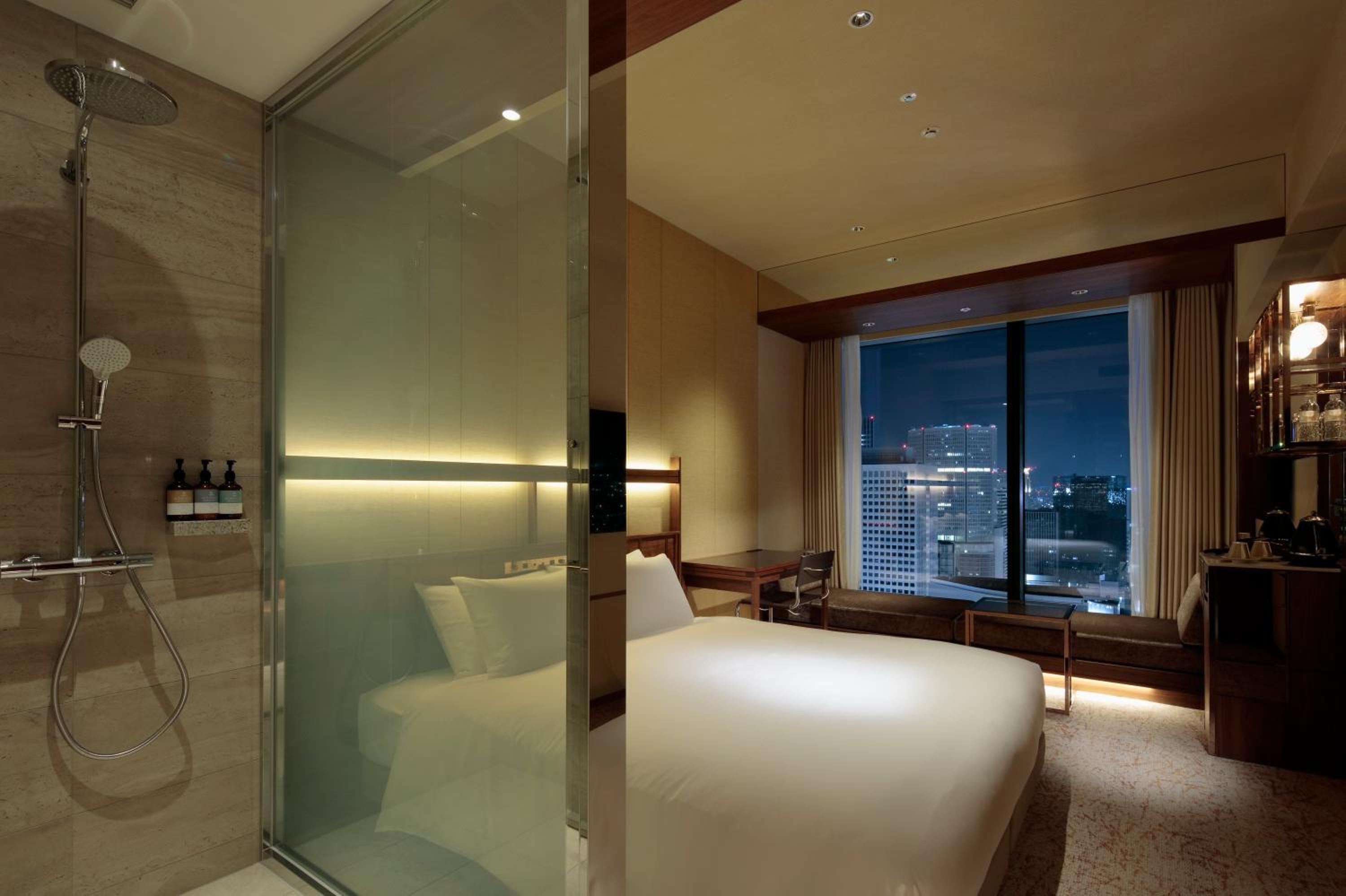 Deluxe King Room - Non-Smoking - Photo 7