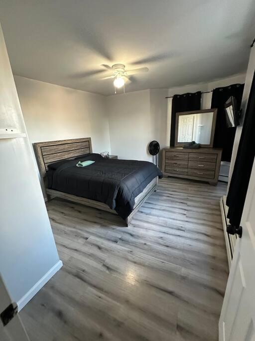 Three-Bedroom Apartment photo 1