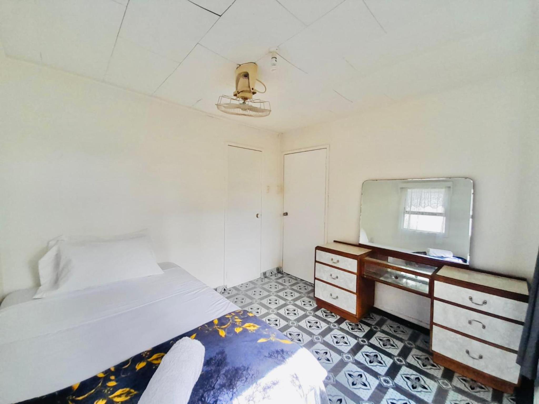 Double Room with Shared Bathroom photo 1