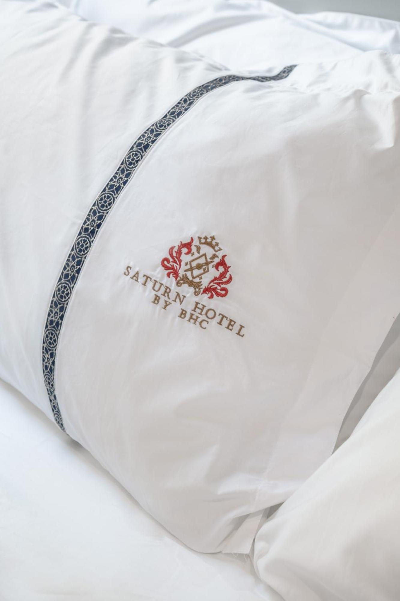 Deluxe Family Suite - Photo 11