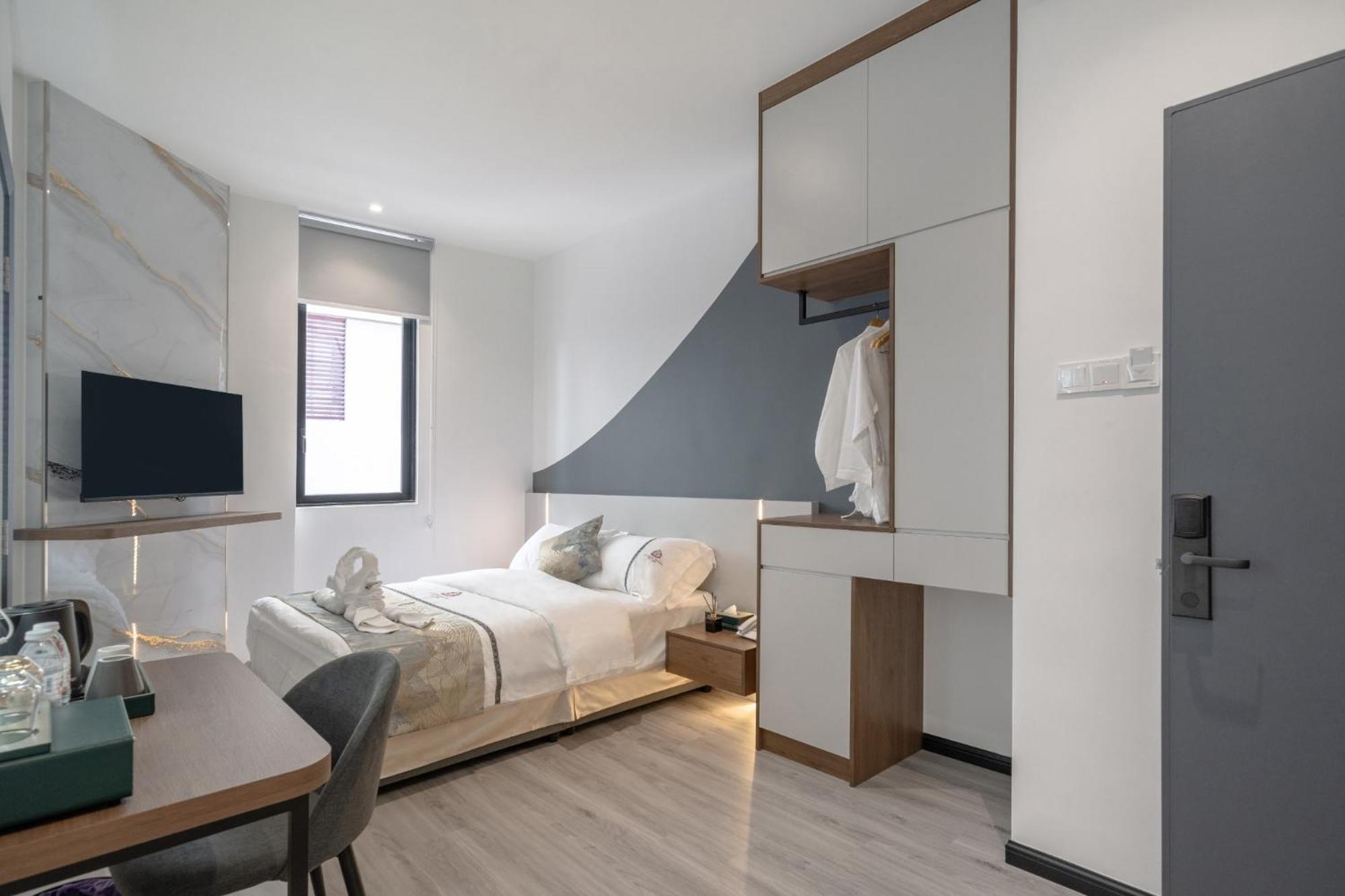 Deluxe Room - Photo 29
