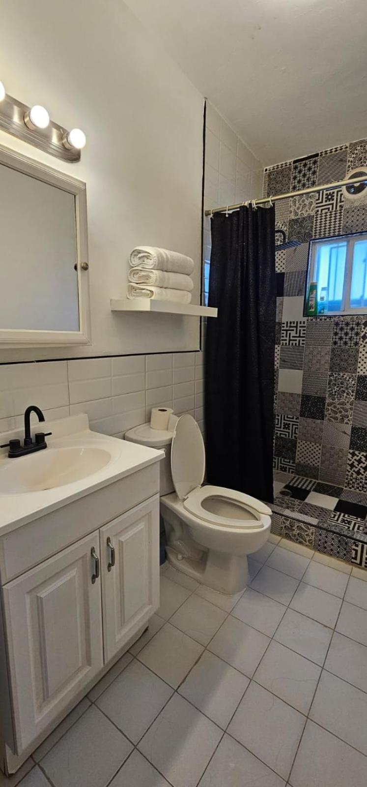 Three-Bedroom House photo 2