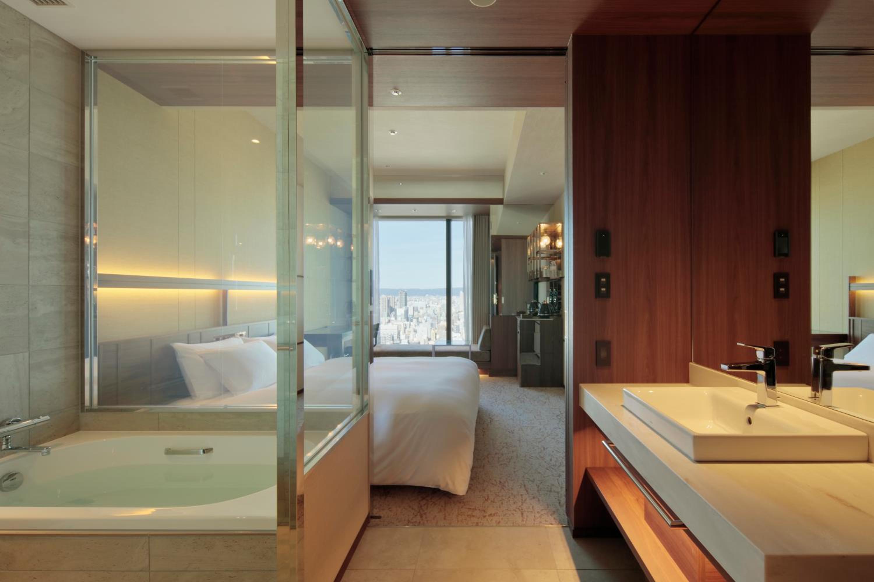 Executive King Room - Non-Smoking - Photo 1