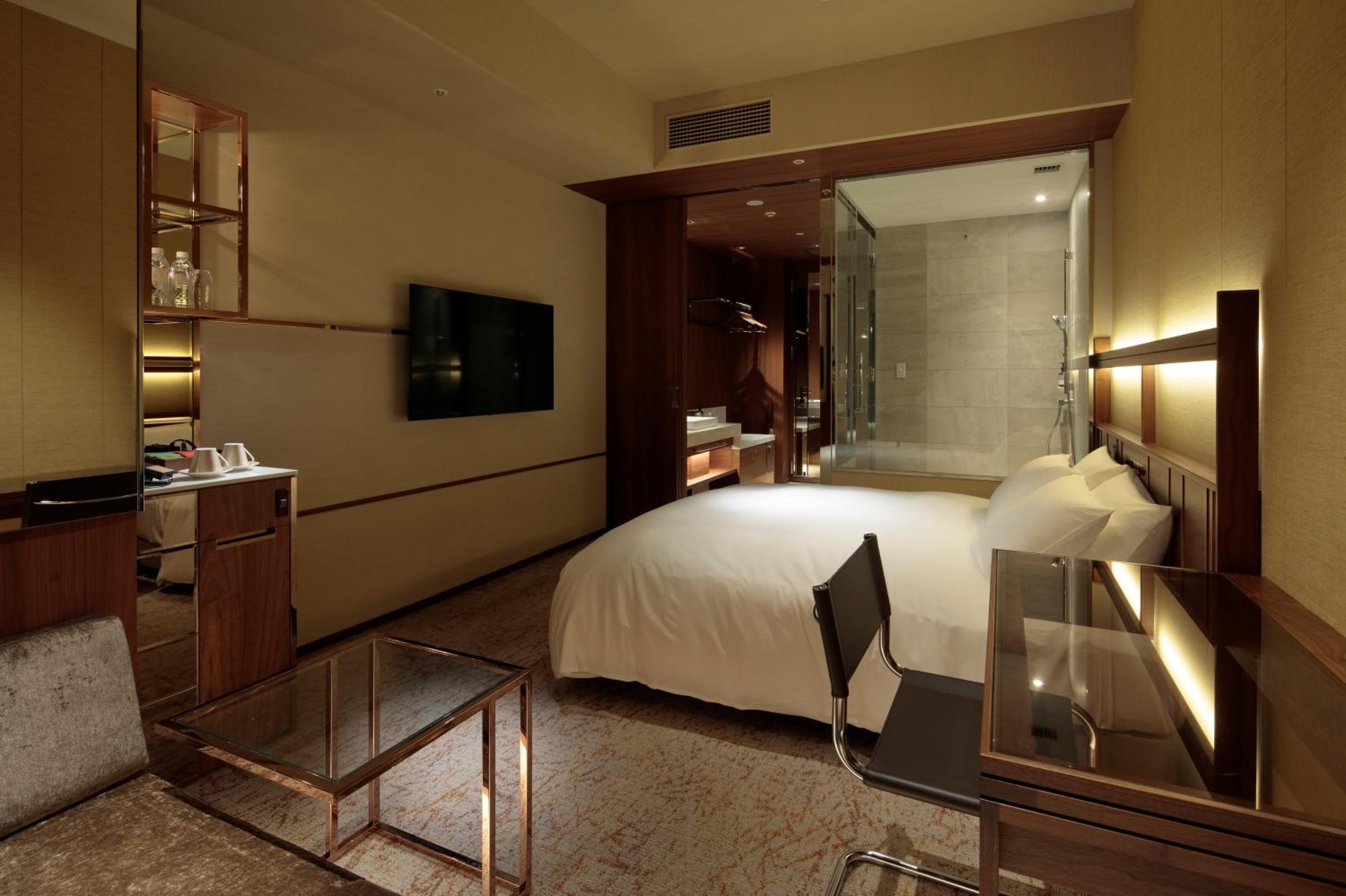 Executive King Room - Non-Smoking - Photo 7
