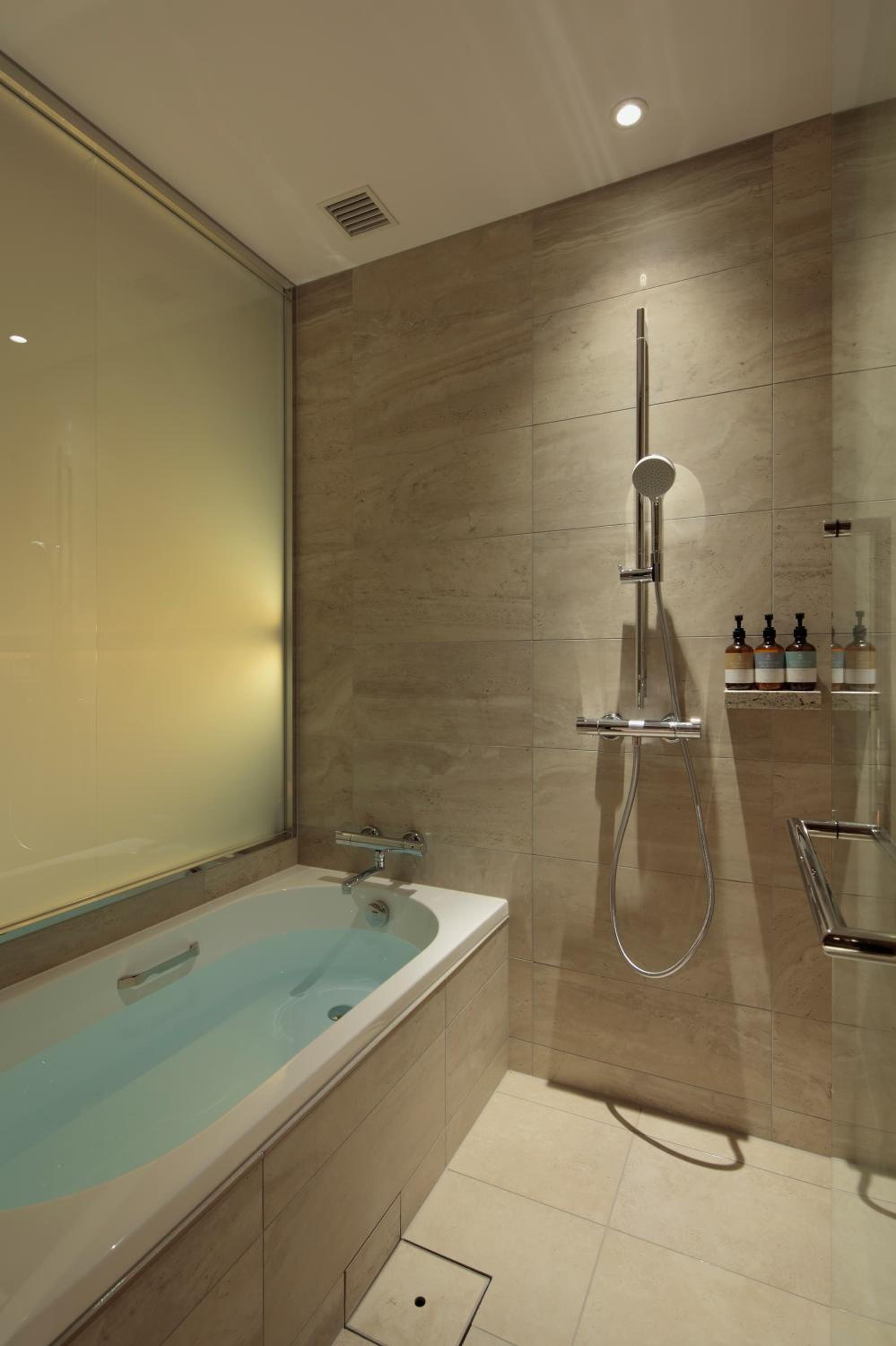 Executive King Room - Non-Smoking - Photo 5