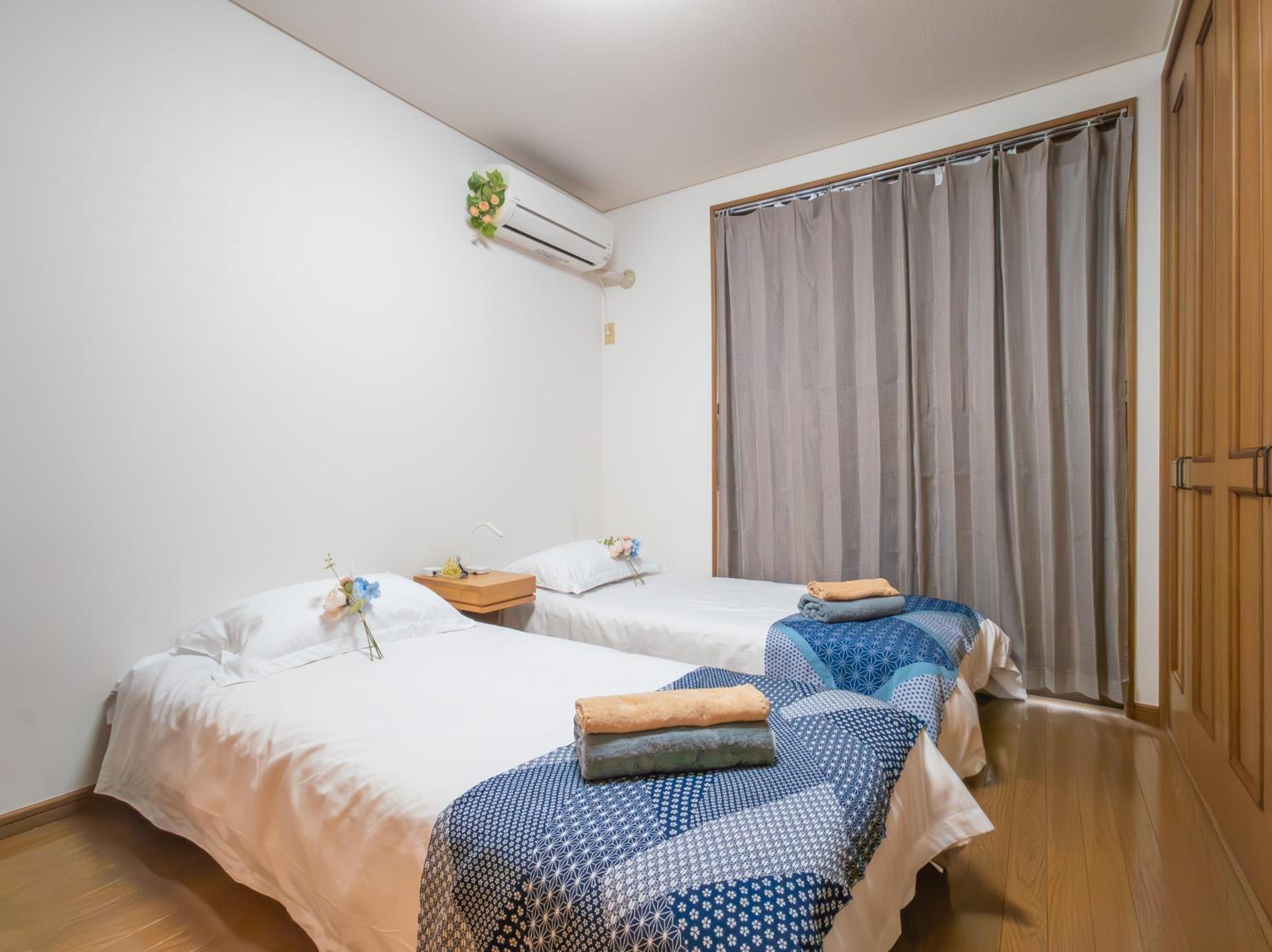 Quadruple Room with Private Bathroom