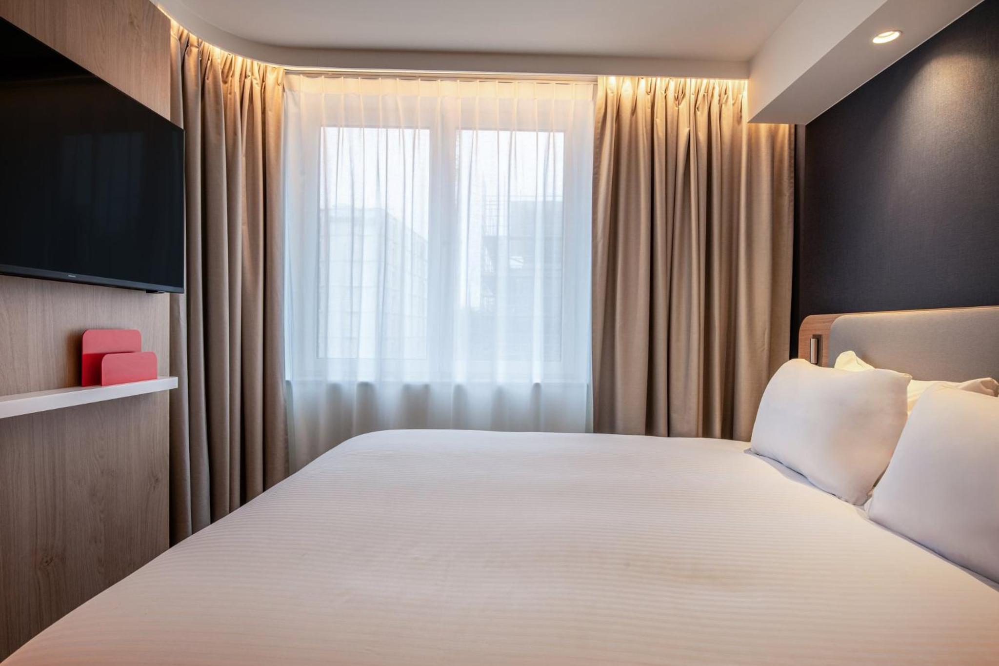 Standard King Room - Photo 2