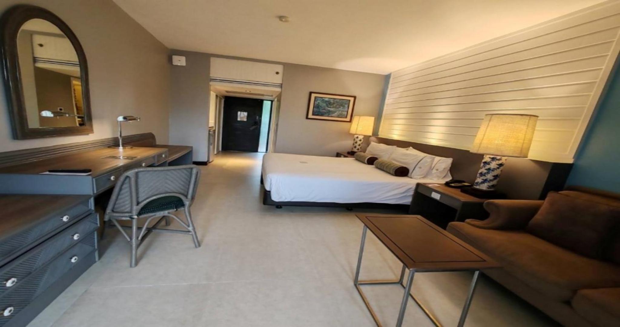 Tropical Superior (No View) King Bed photo 3