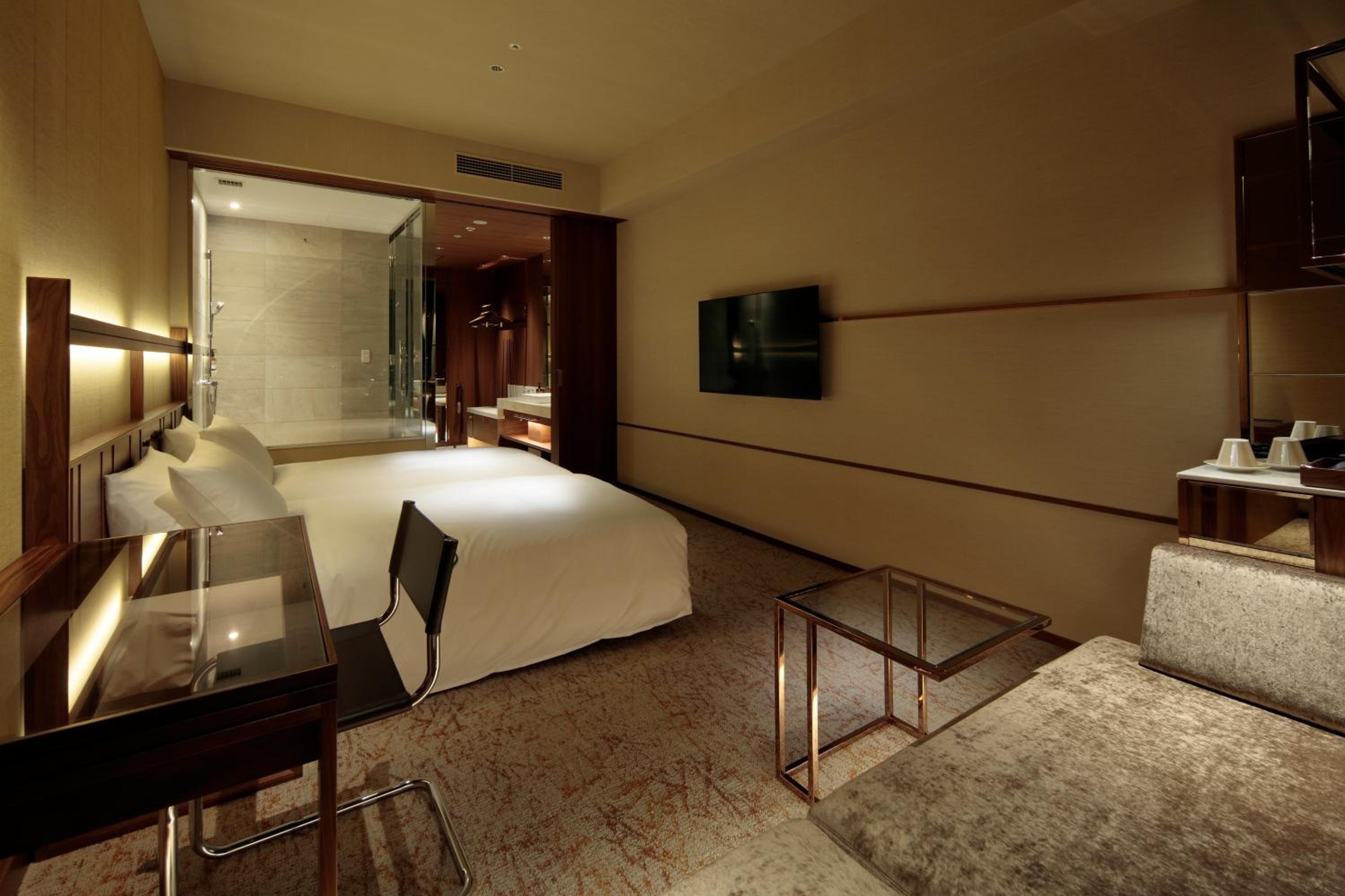 Executive Twin Room with Sofa Bed - Non-Smoking - Photo 7