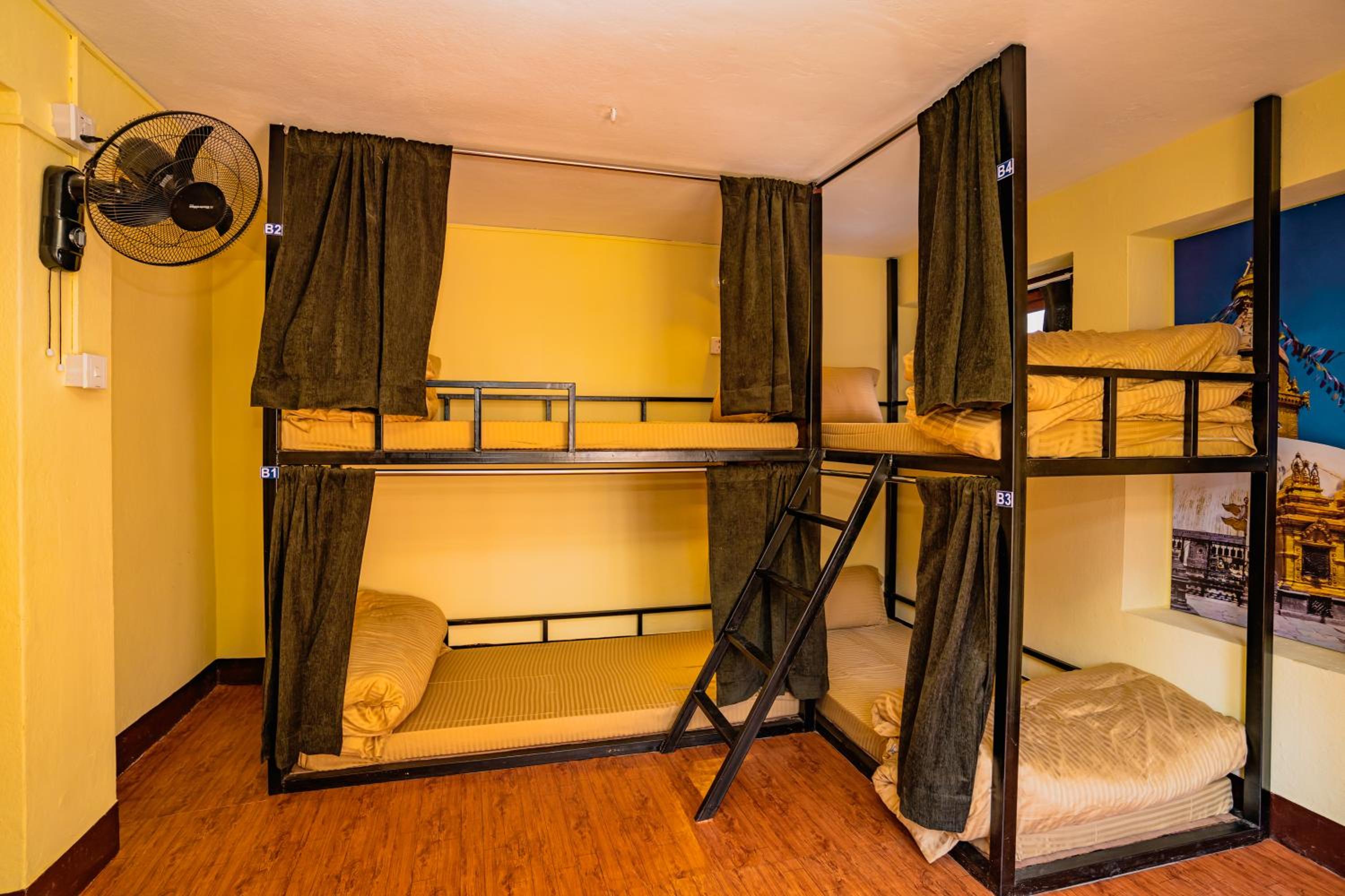 Bed in 4-Bed Mixed Dormitory Room photo 1