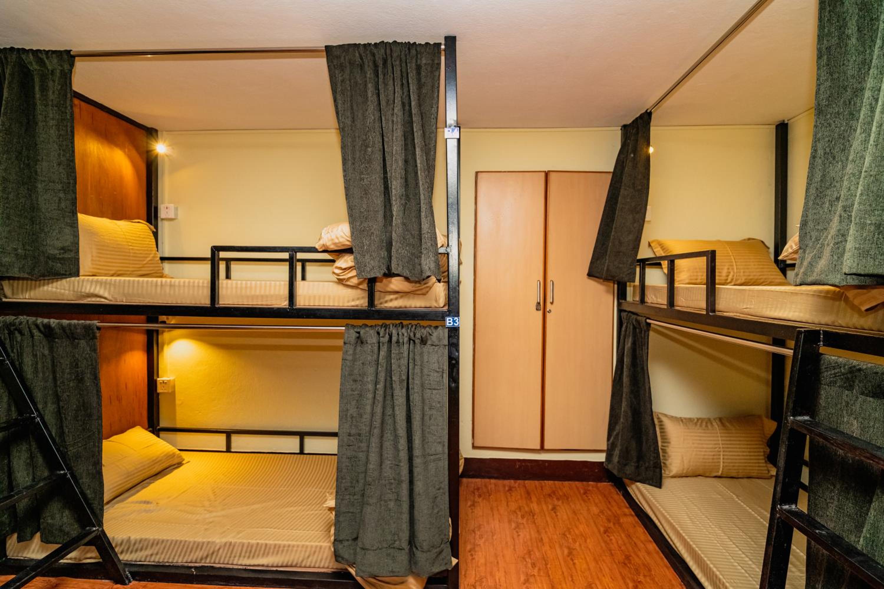 Bed in 6-Bed Mixed Dormitory Room photo 1