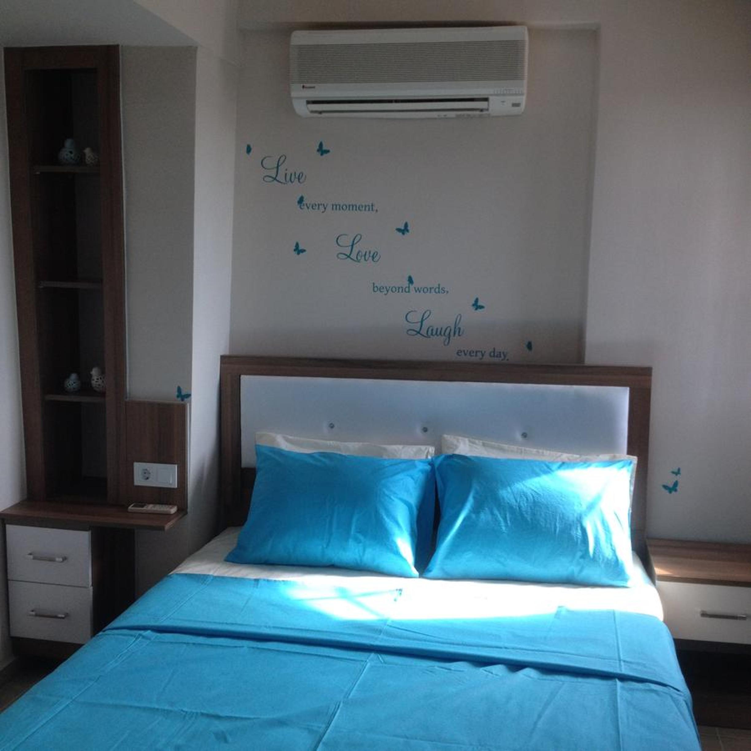Apartment with Mountain View photo 2