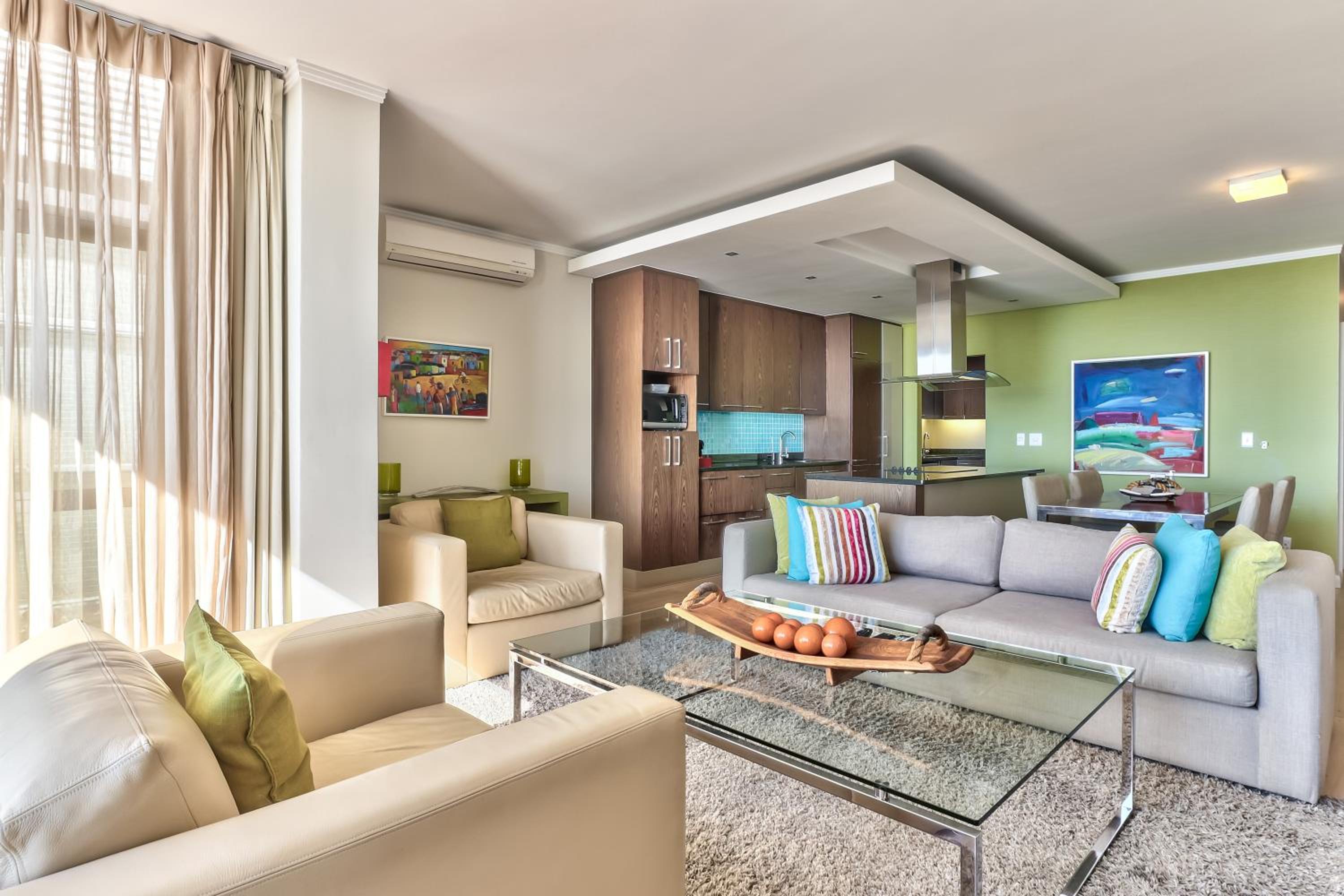 Luxury One-Bedroom Apartment photo 2