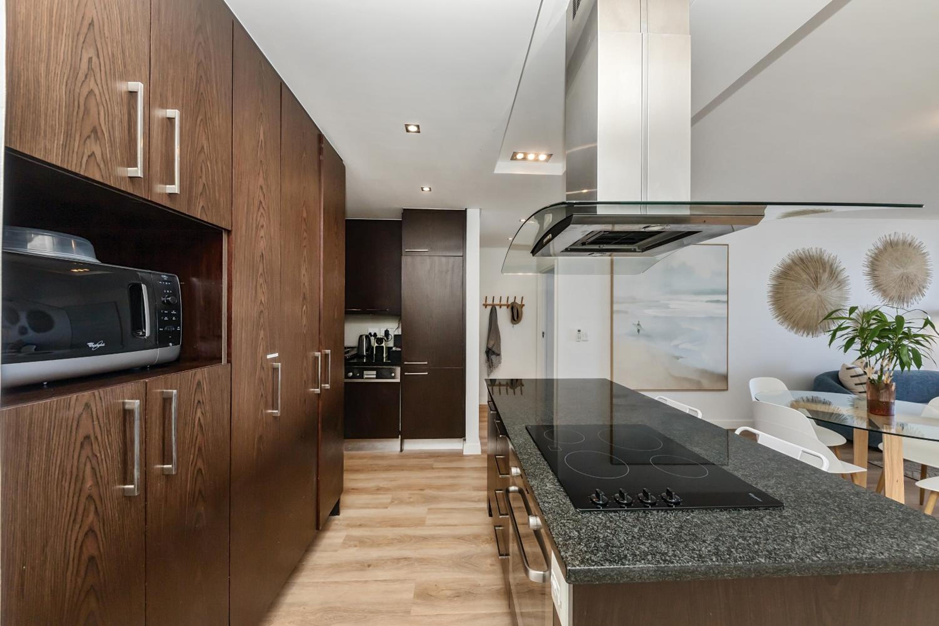Luxury Two-Bedroom Apartment photo 3