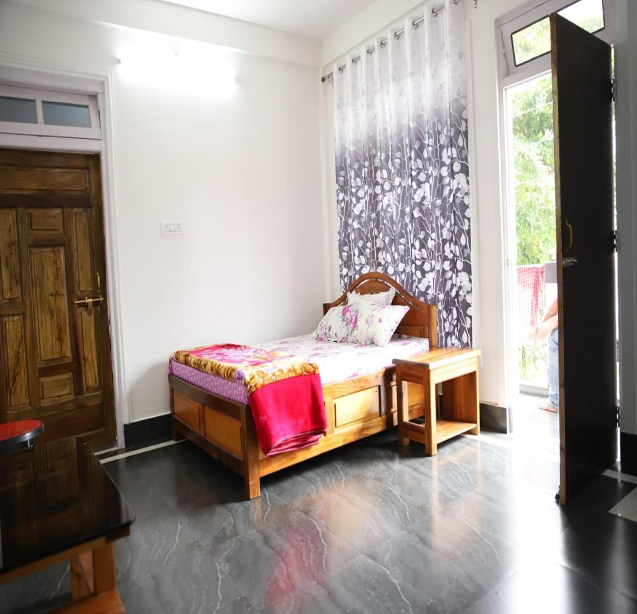 Double Room - Photo 4