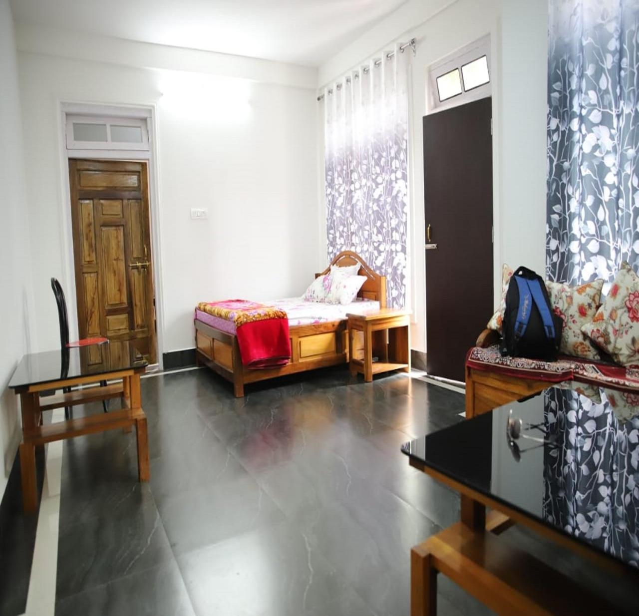Double Room - Photo 3