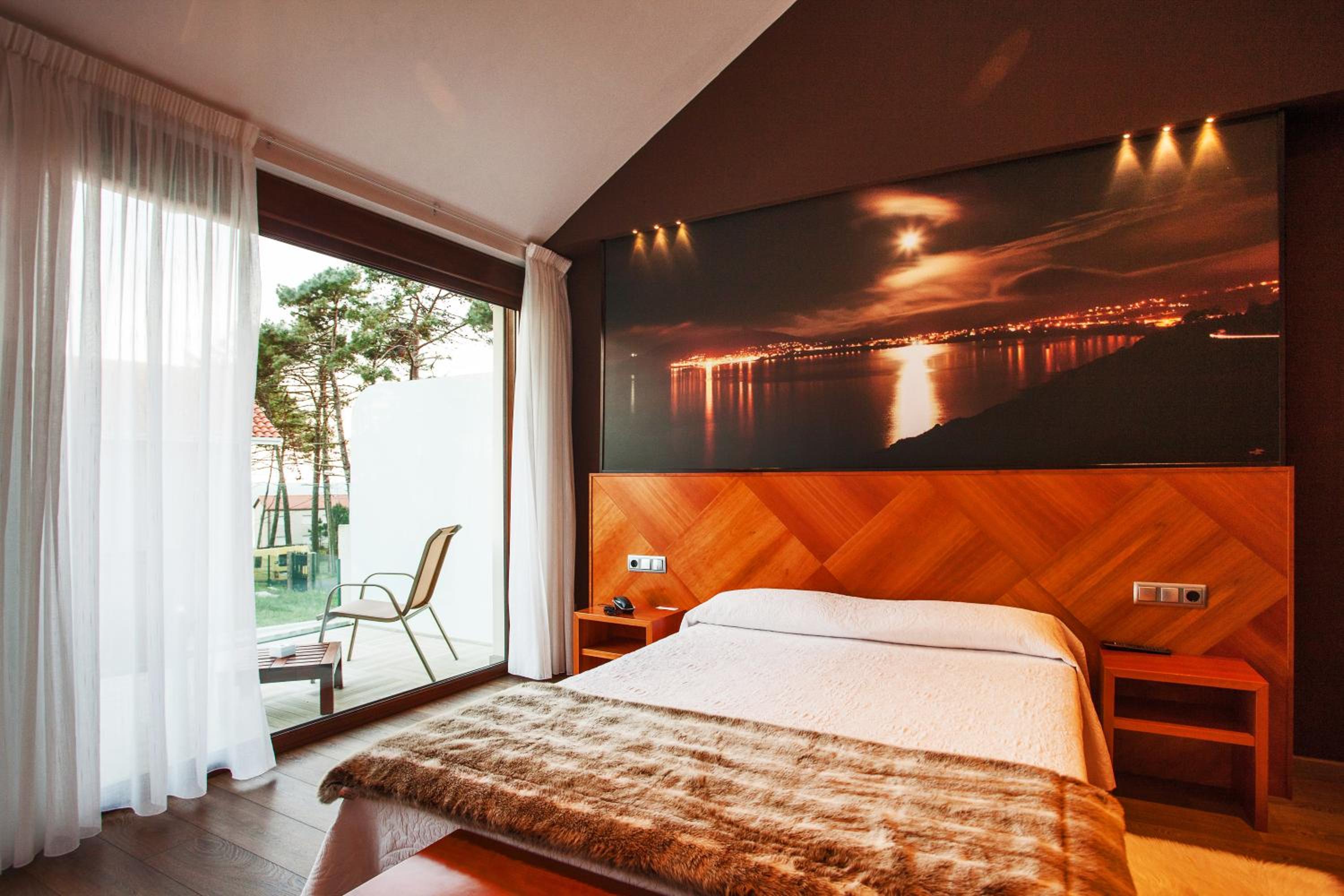 Deluxe Double Room with Sea View - Photo 5