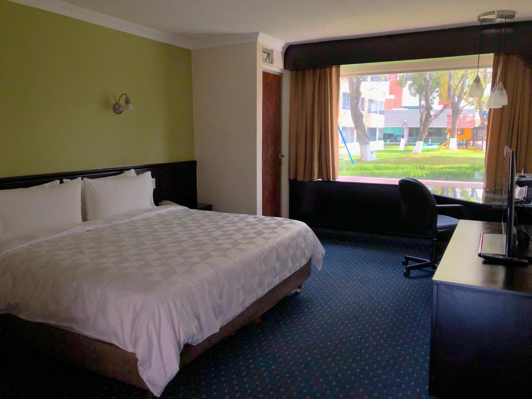 1 King Standard With Bath And Courtyard - Photo 6
