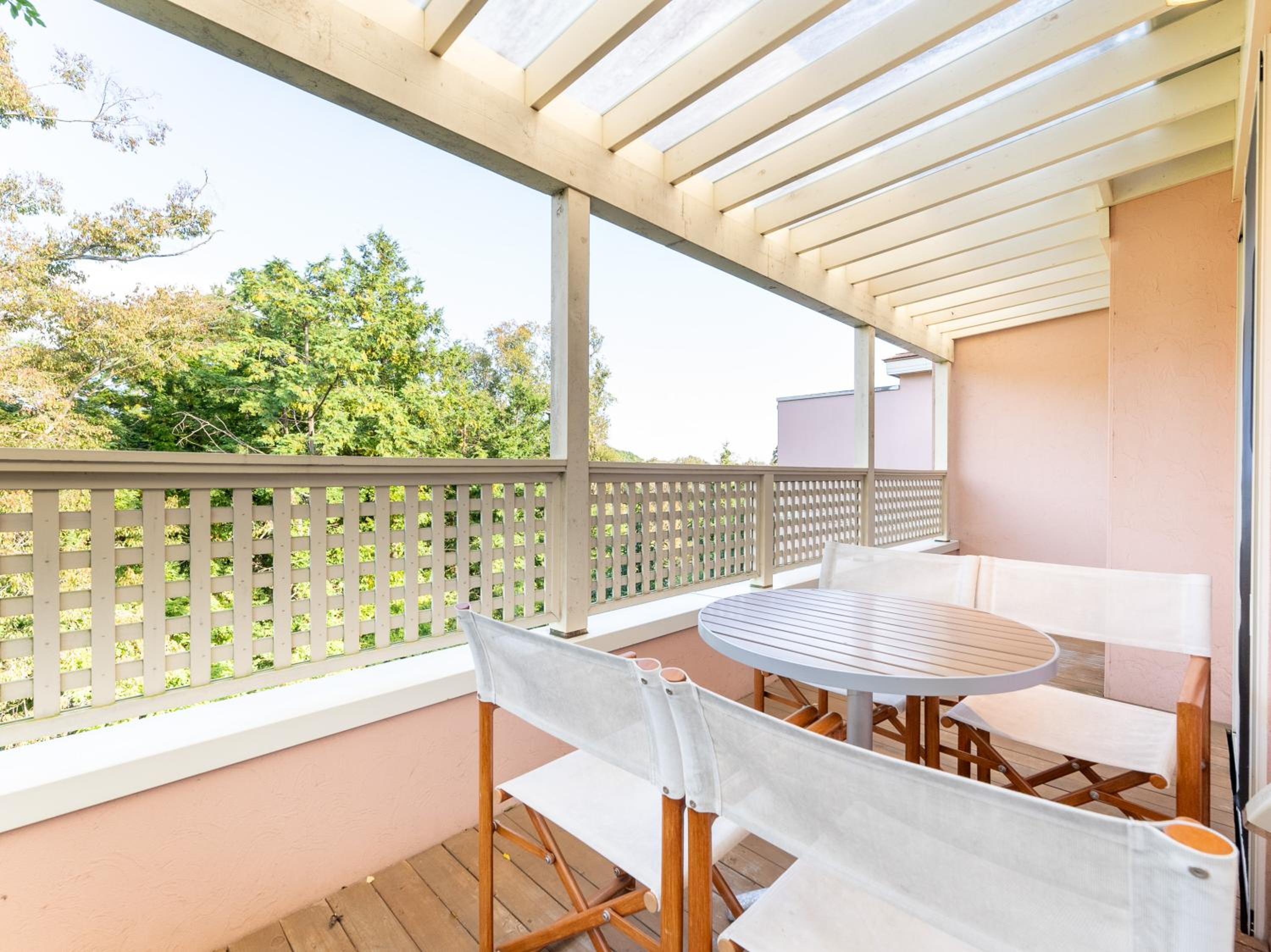 (Main Building) Corner Suite with Jacuzzi / Max 3 Adult  photo 3