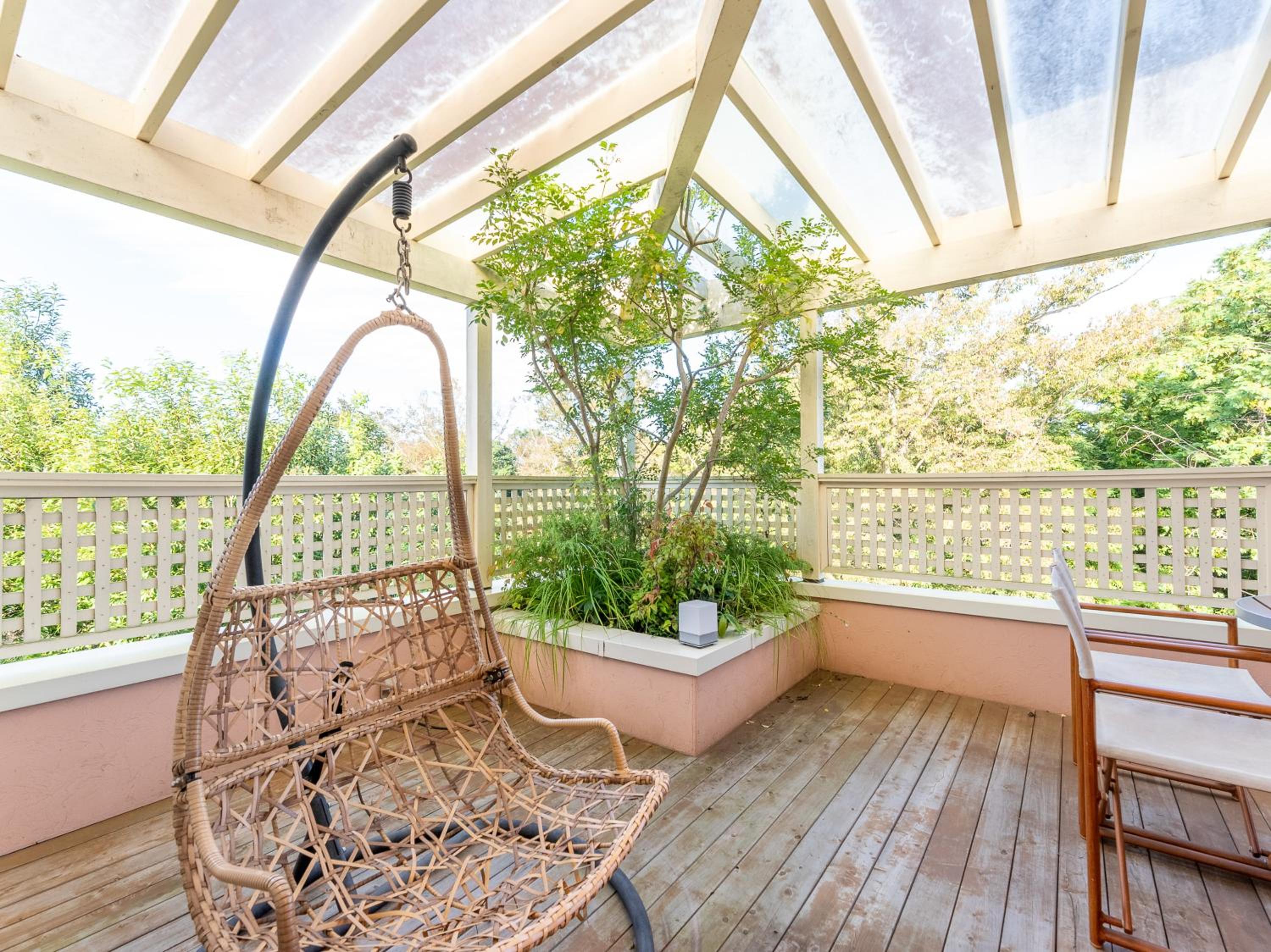 (Main Building) Corner Suite with Jacuzzi / Max 3 Adult  photo 2