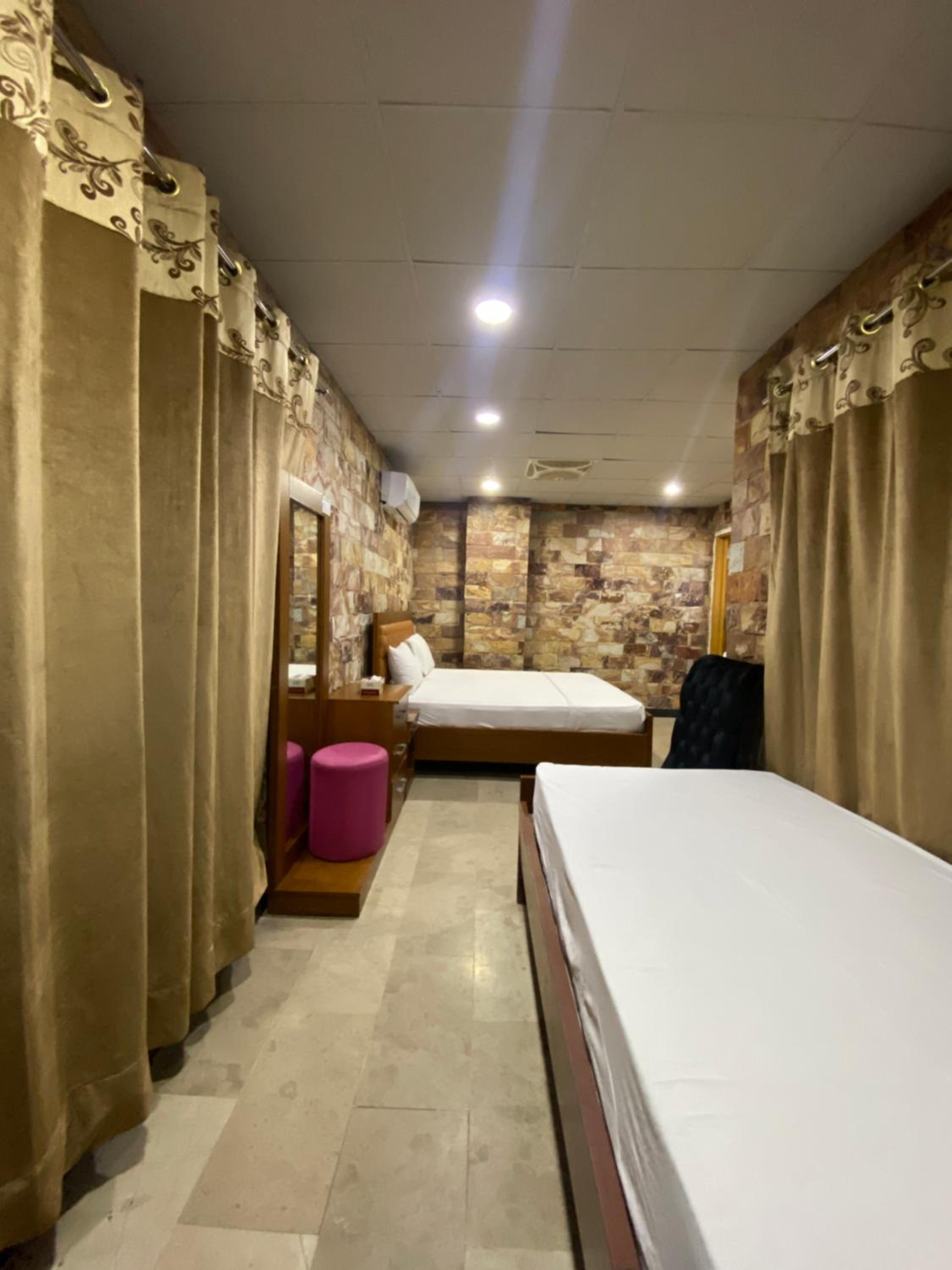 Large Single Room photo 3