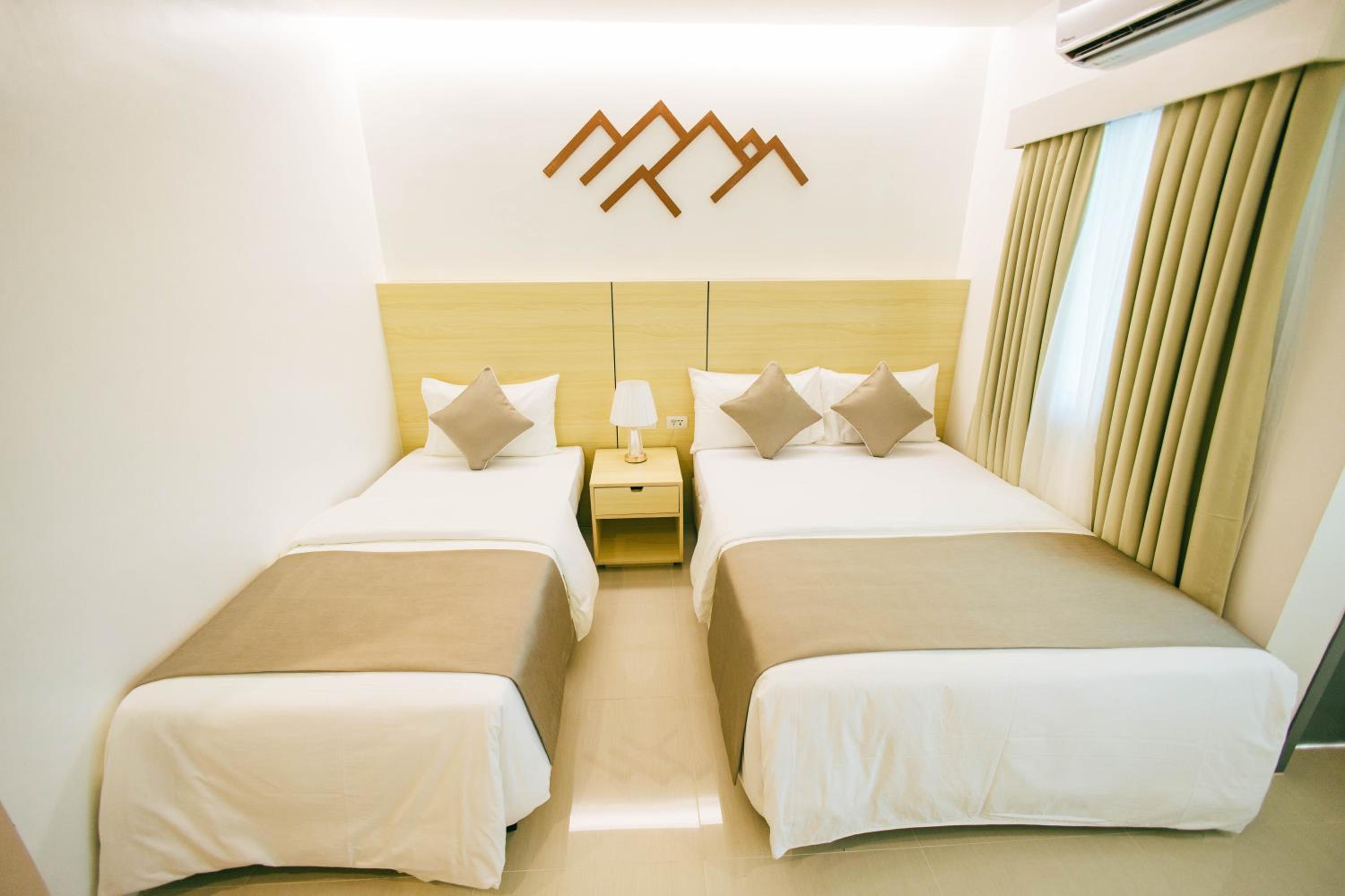 Deluxe Triple Room - Photo 3
