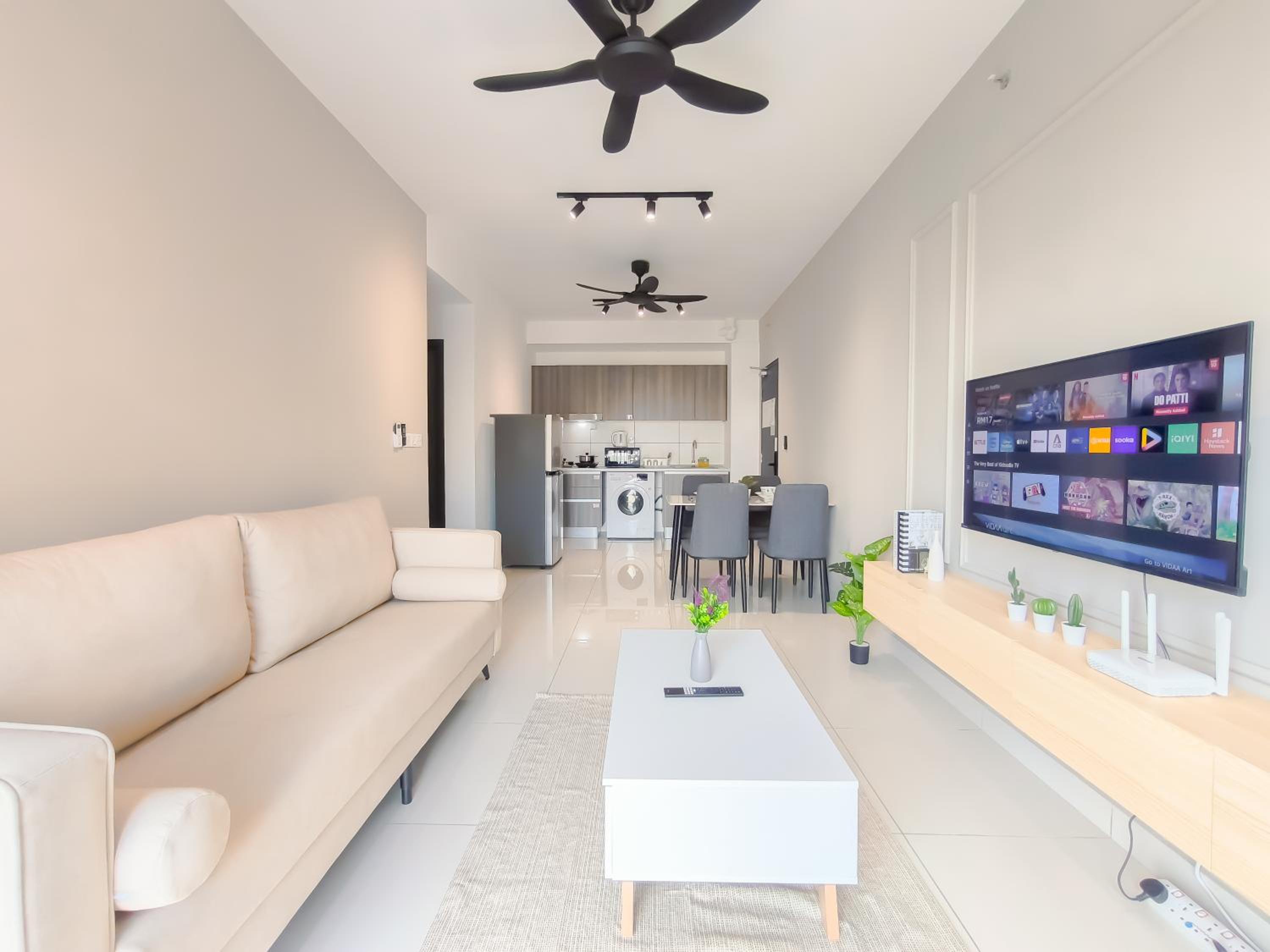 Three-Bedroom Superior Apartment - Photo 14