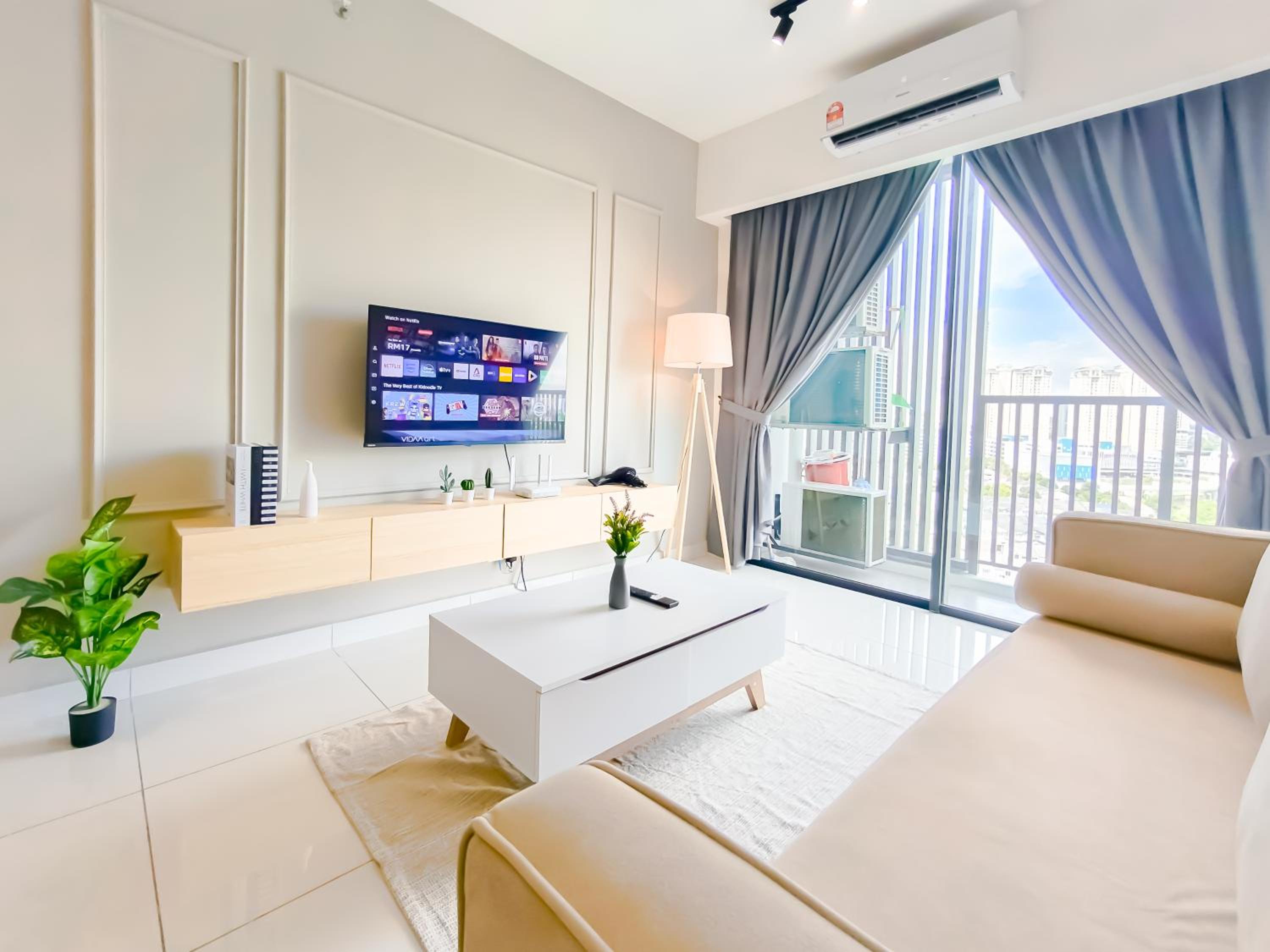 Three-Bedroom Superior Apartment - Photo 19