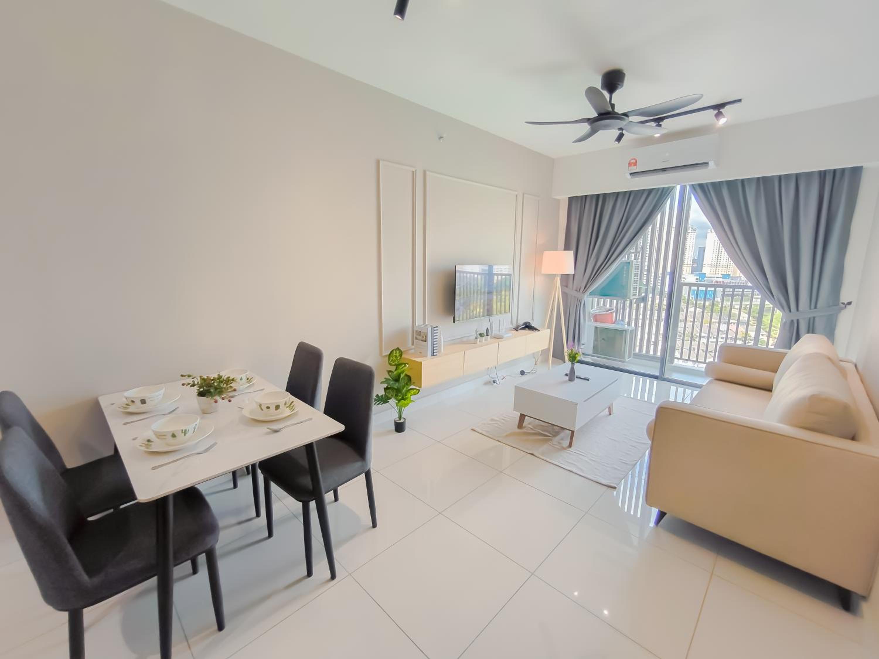Three-Bedroom Superior Apartment - Photo 17
