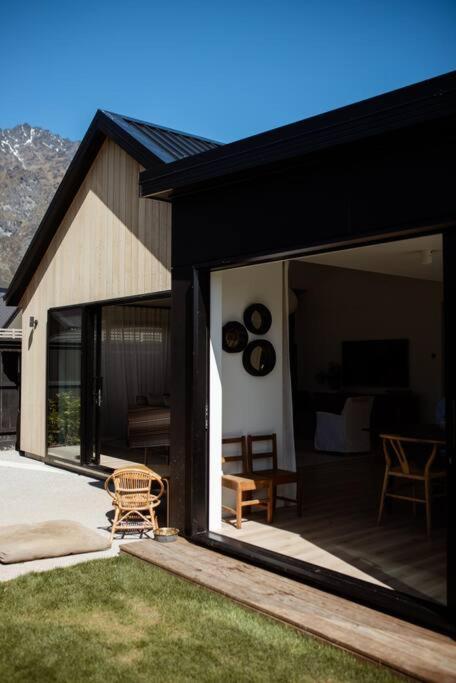 Three-Bedroom House photo 1