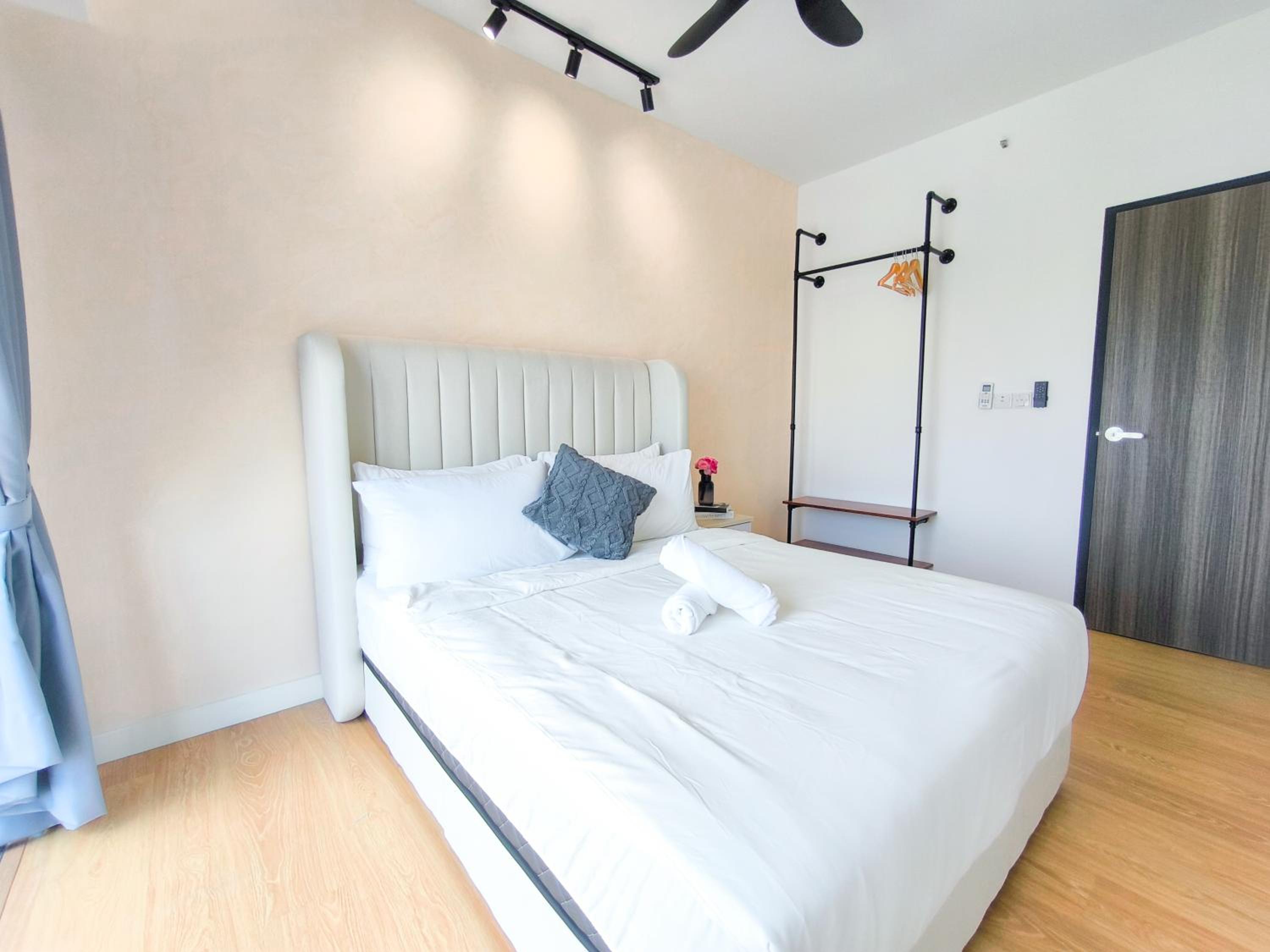 Three-Bedroom Superior Apartment - Photo 20