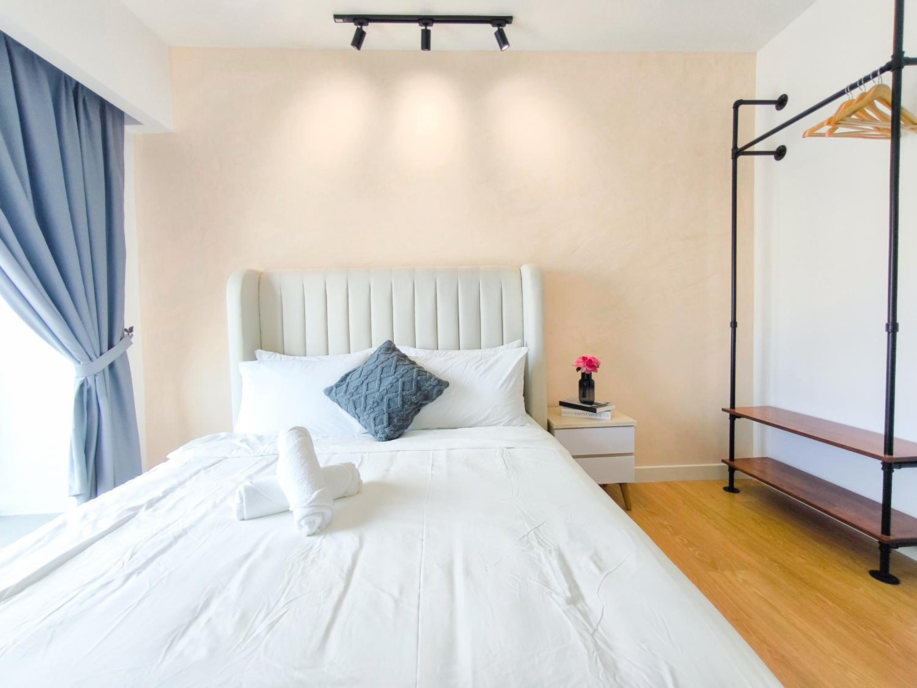 Three-Bedroom Superior Apartment - Photo 22