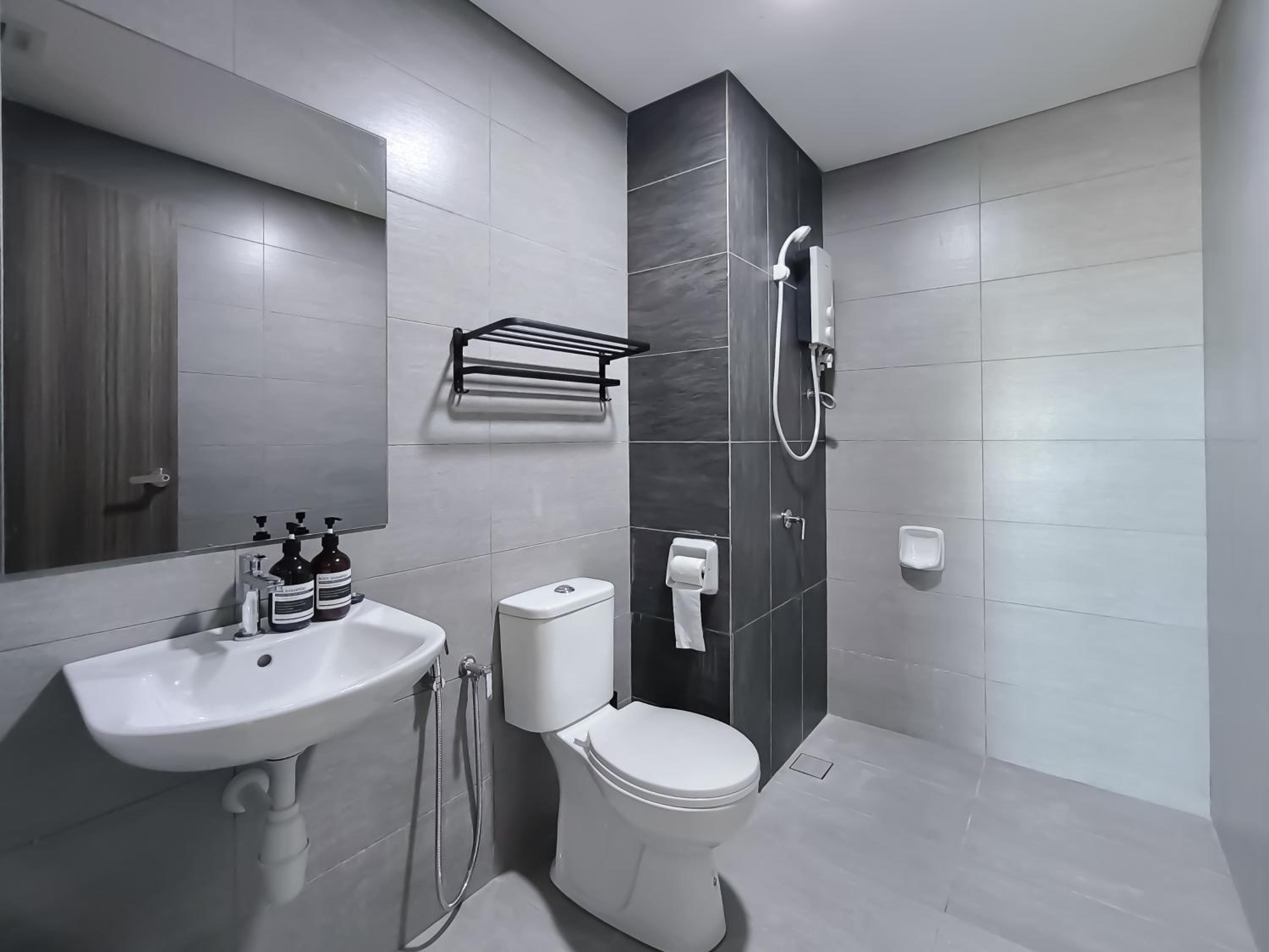 Three-Bedroom Superior Apartment - Photo 26