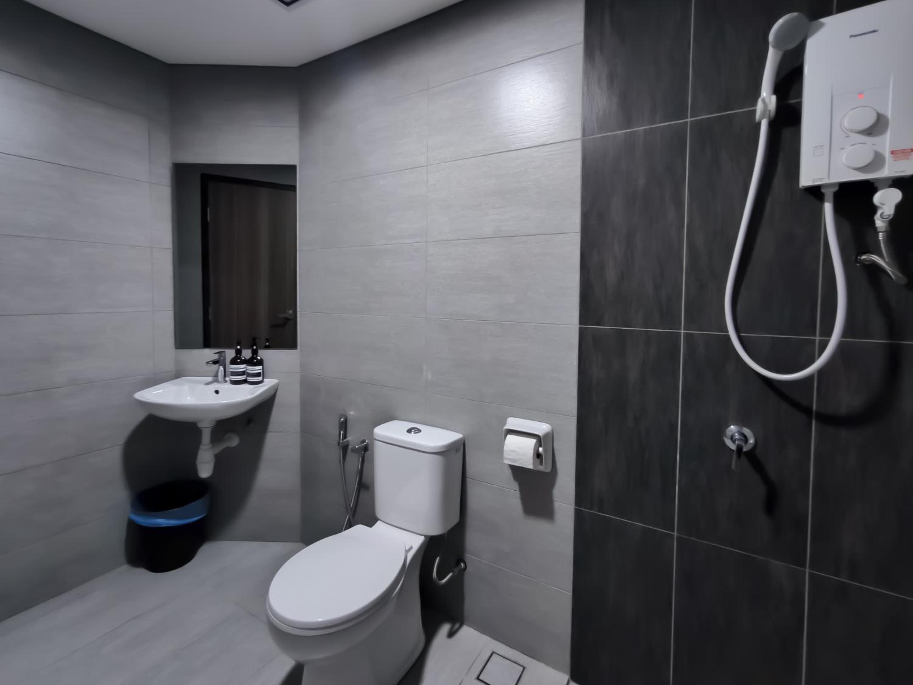 Three-Bedroom Superior Apartment - Photo 40