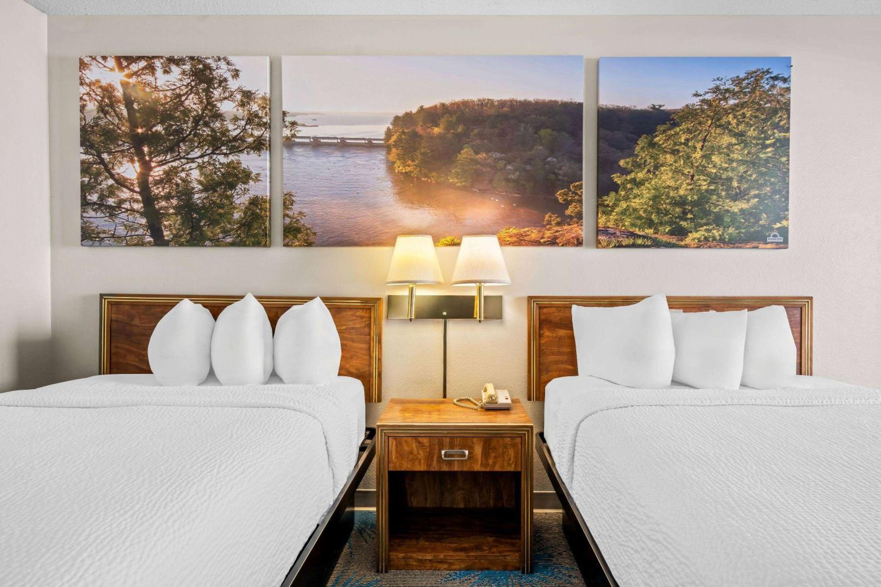 Deluxe Double Room with Two Double Beds - Non-Smoking - Photo 4