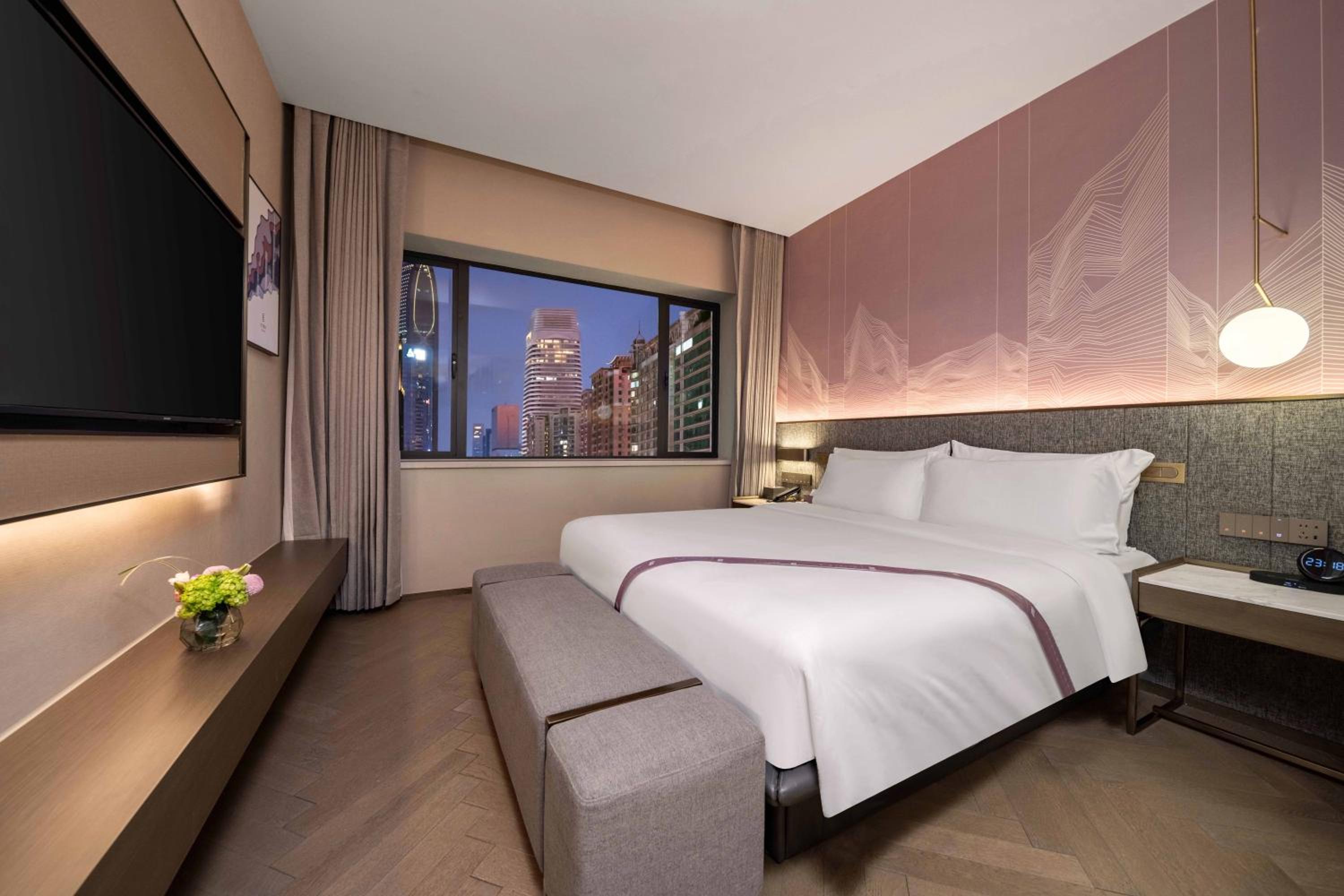 Deluxe City-view Suite