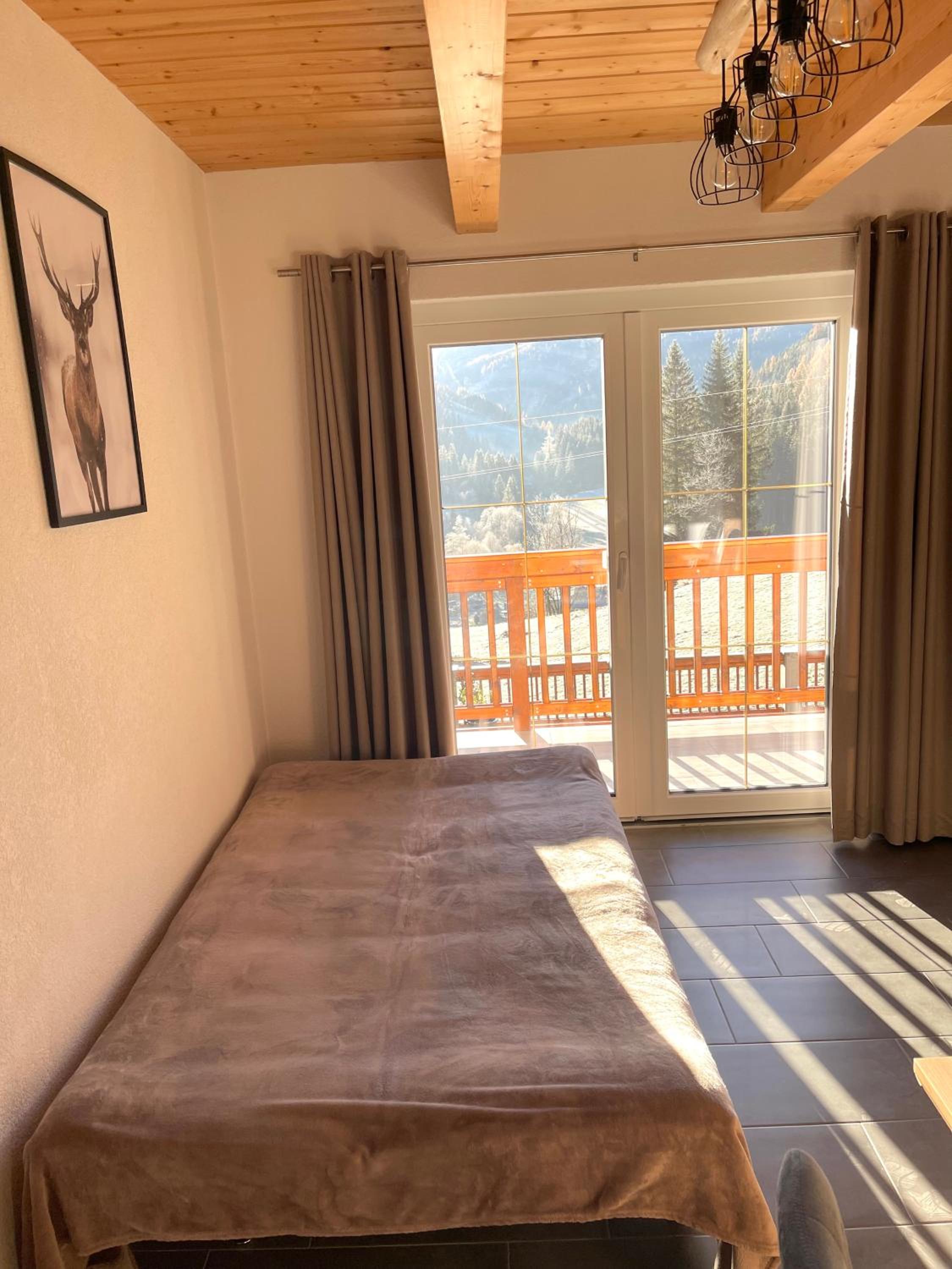 Apartment with Balcony photo 3