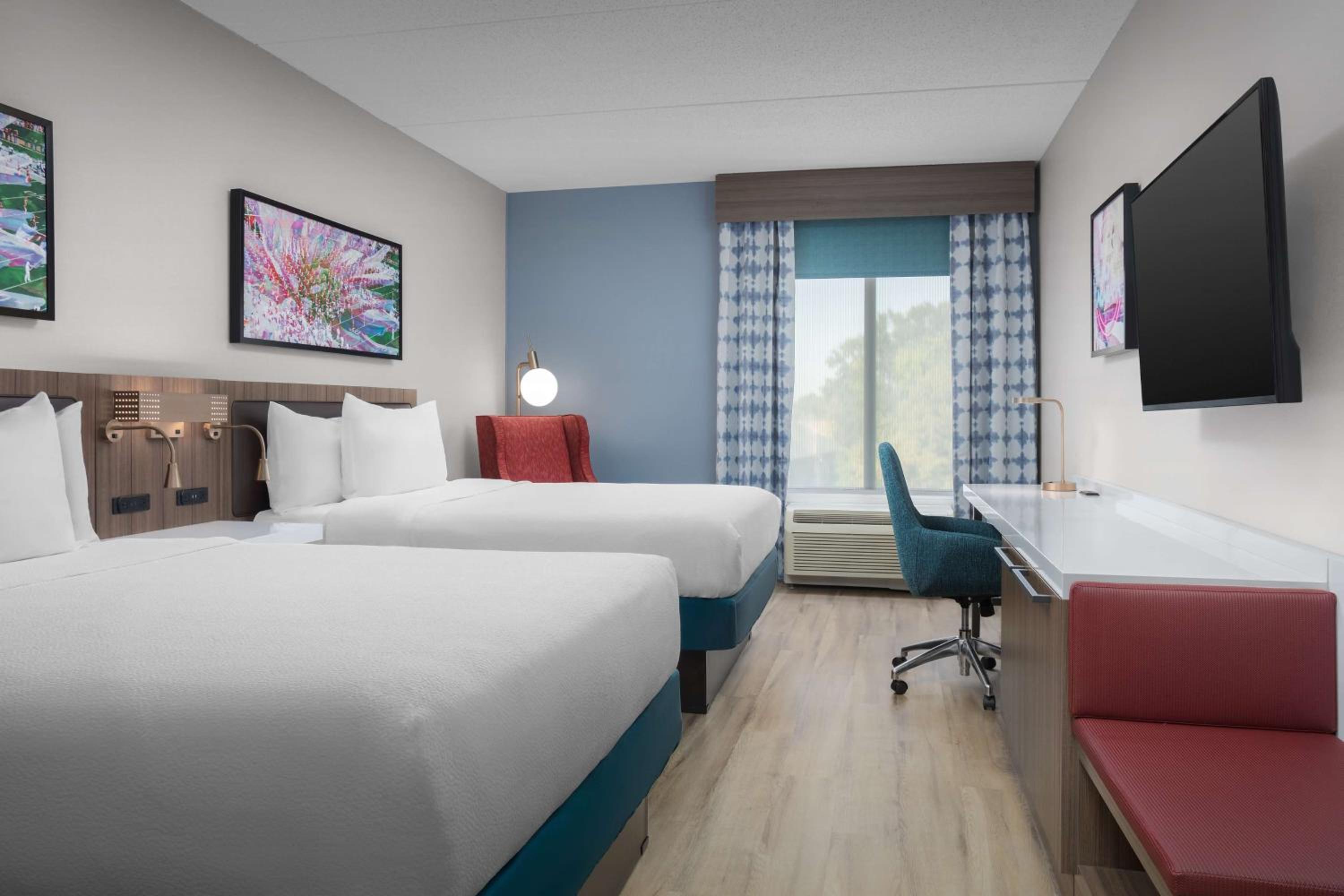 Queen Room with Two Queen Beds - Photo 1