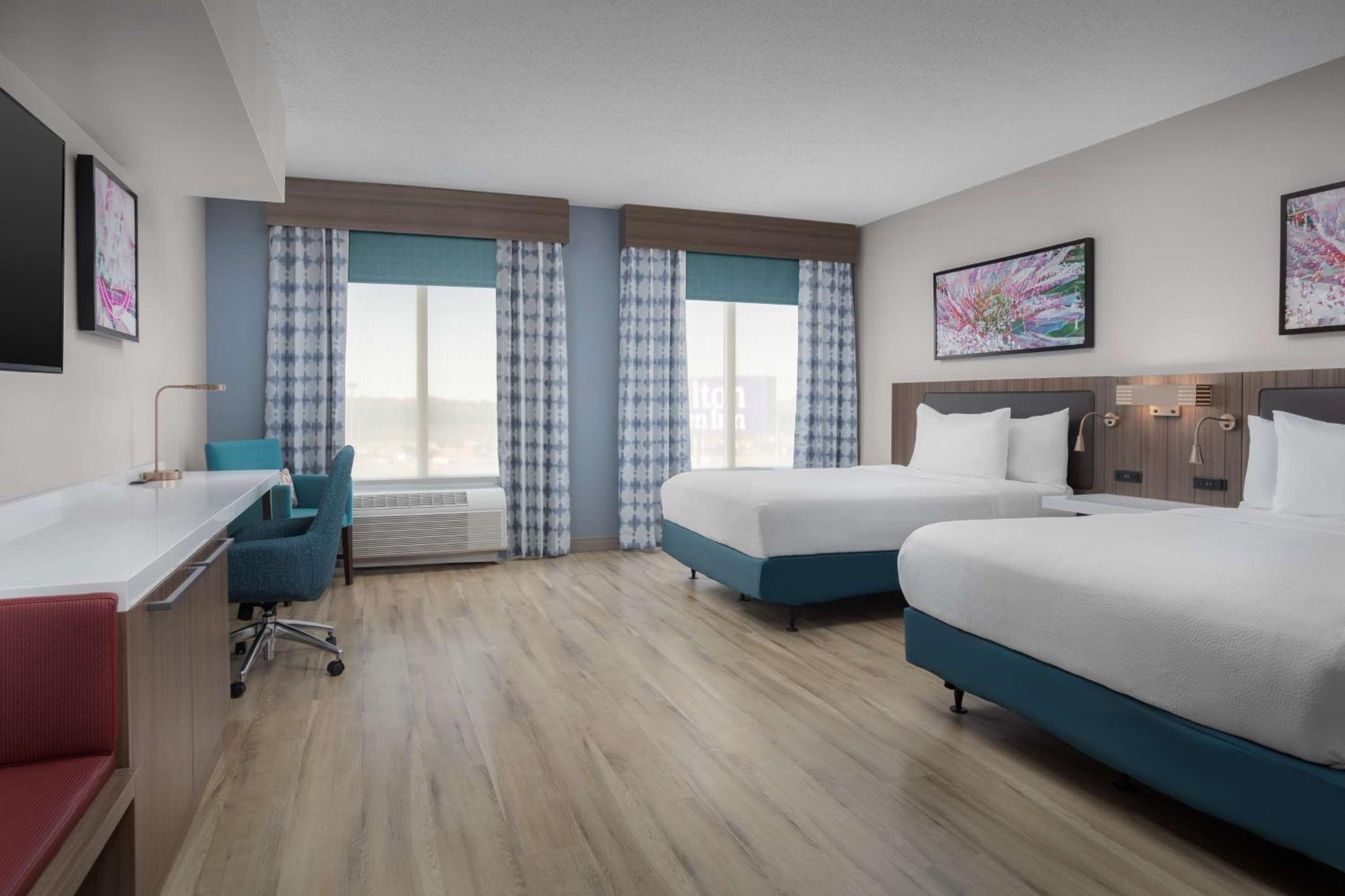 Queen Room with Two Queen Beds - Mobility Access - Photo 5