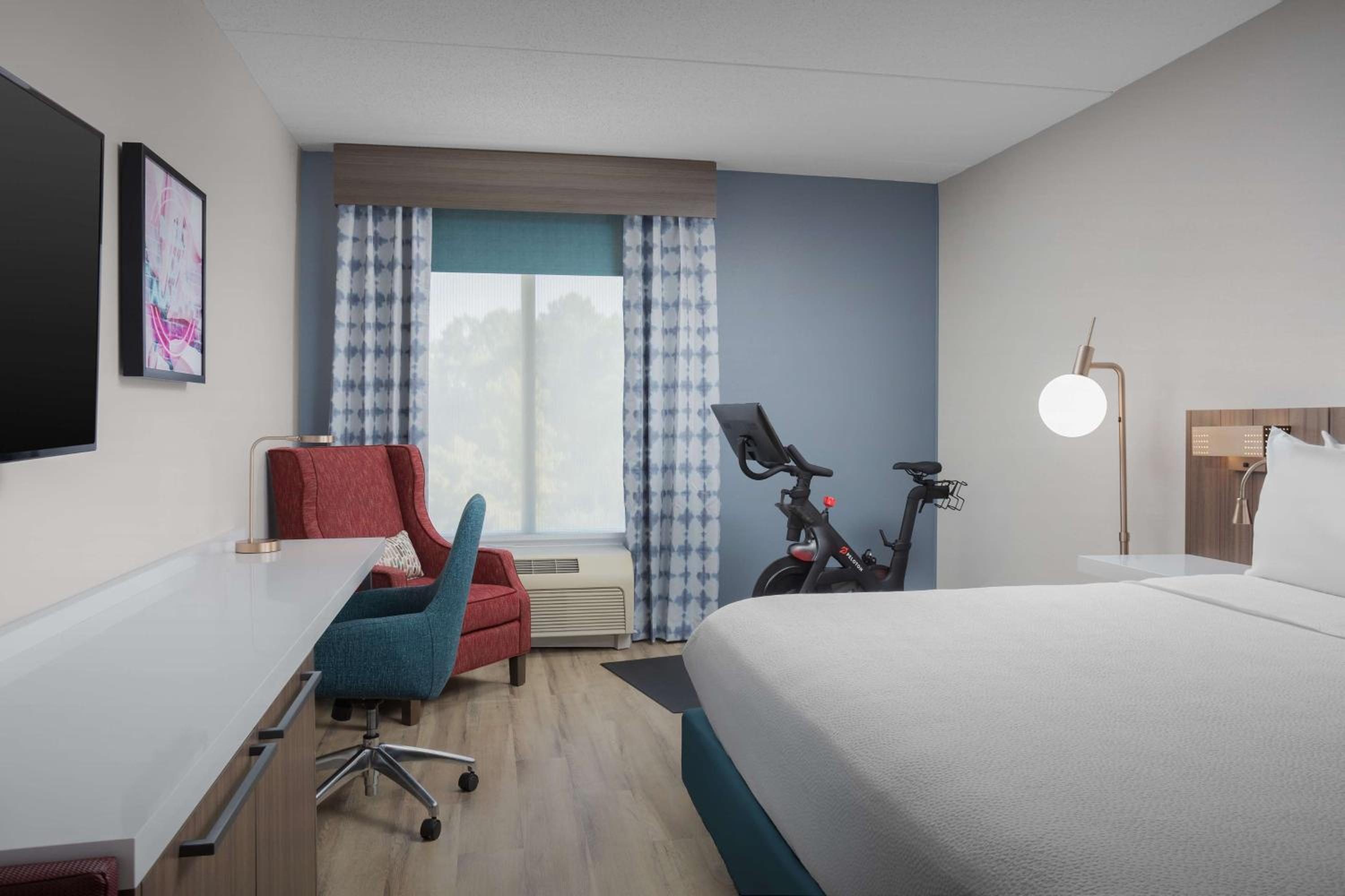King Room with Peloton Bike - Photo 4