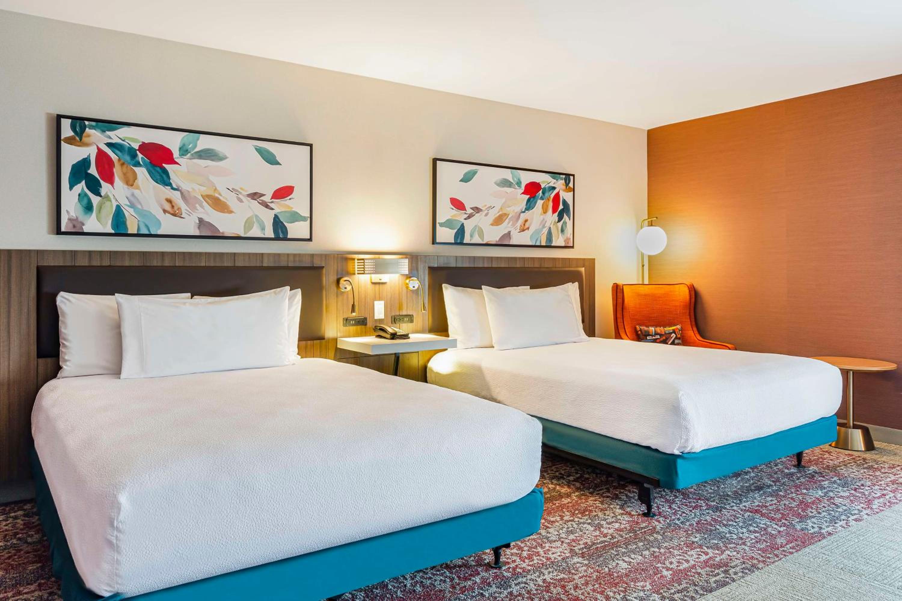 Double Room with Two Double Beds - Mobility Access photo 2